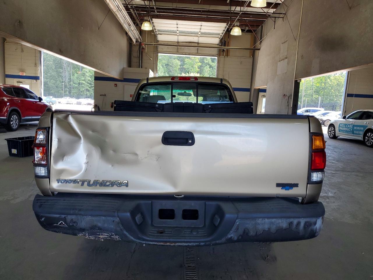 2002 Toyota Tundra Base Желто-коричневый vin: 5TBJN32152S281993