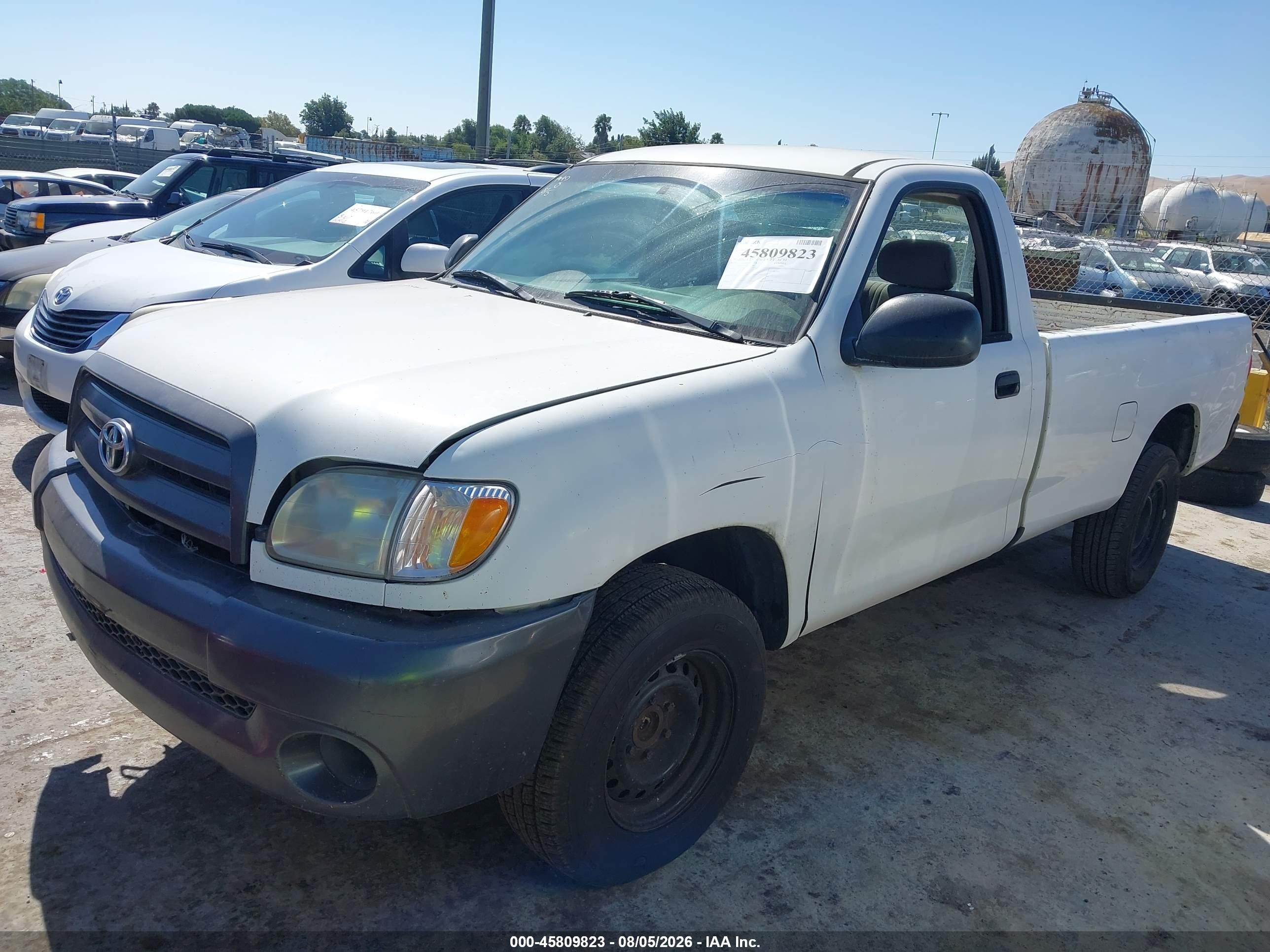 2003 Toyota Tundra   White vin: 5TBJN32153S416987