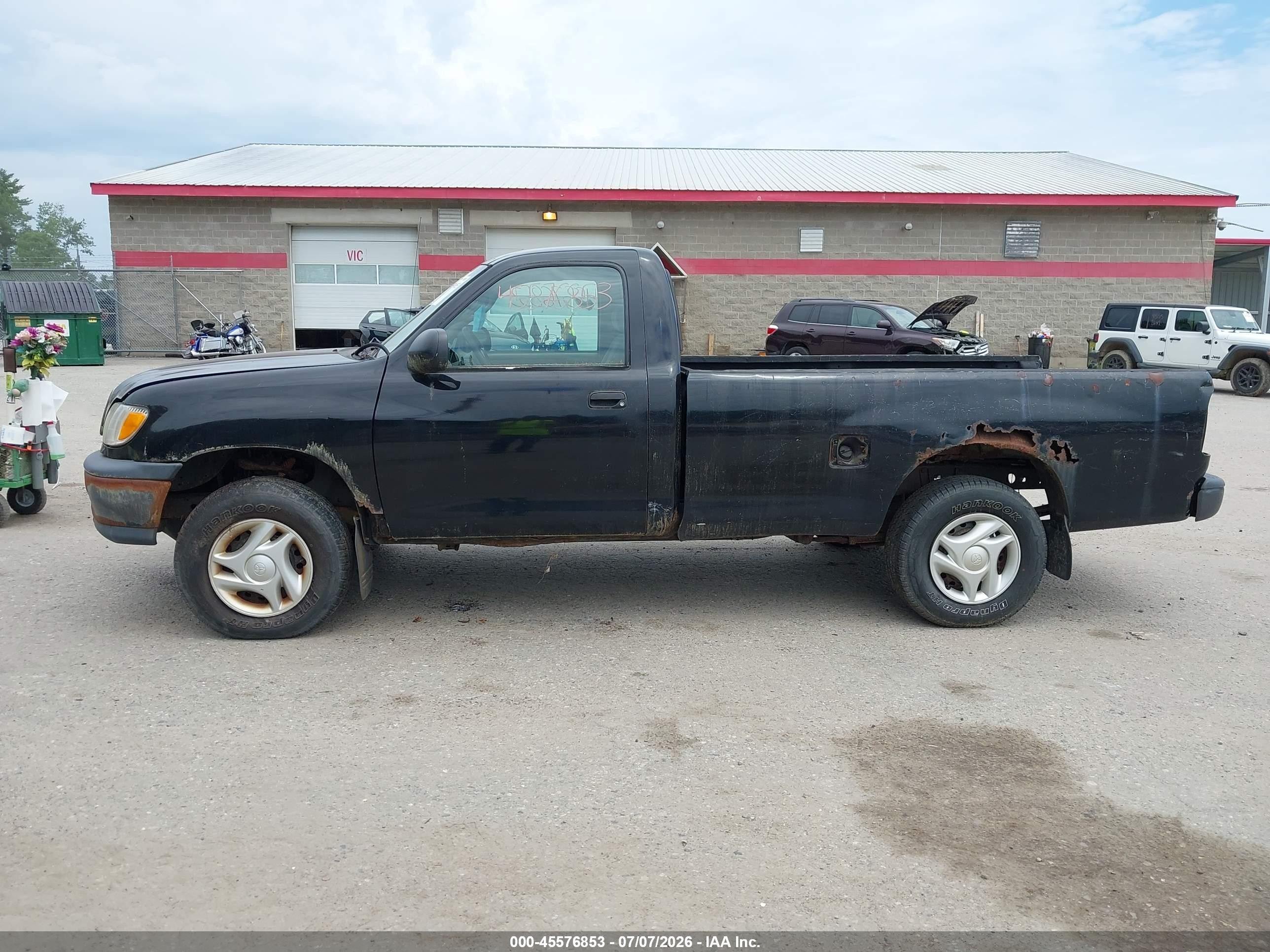 2001 Toyota Tundra   Black vin: 5TBJN32161S168049