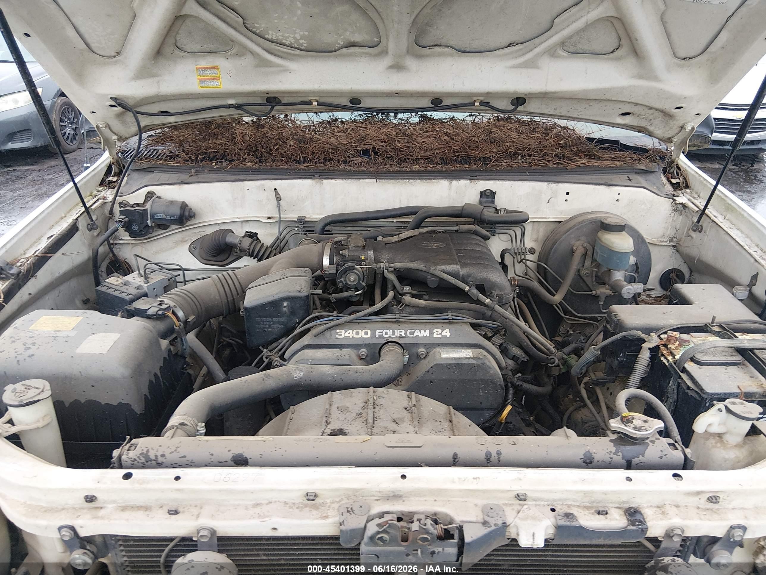 2004 Toyota Tundra   Белый vin: 5TBJN32174S441004