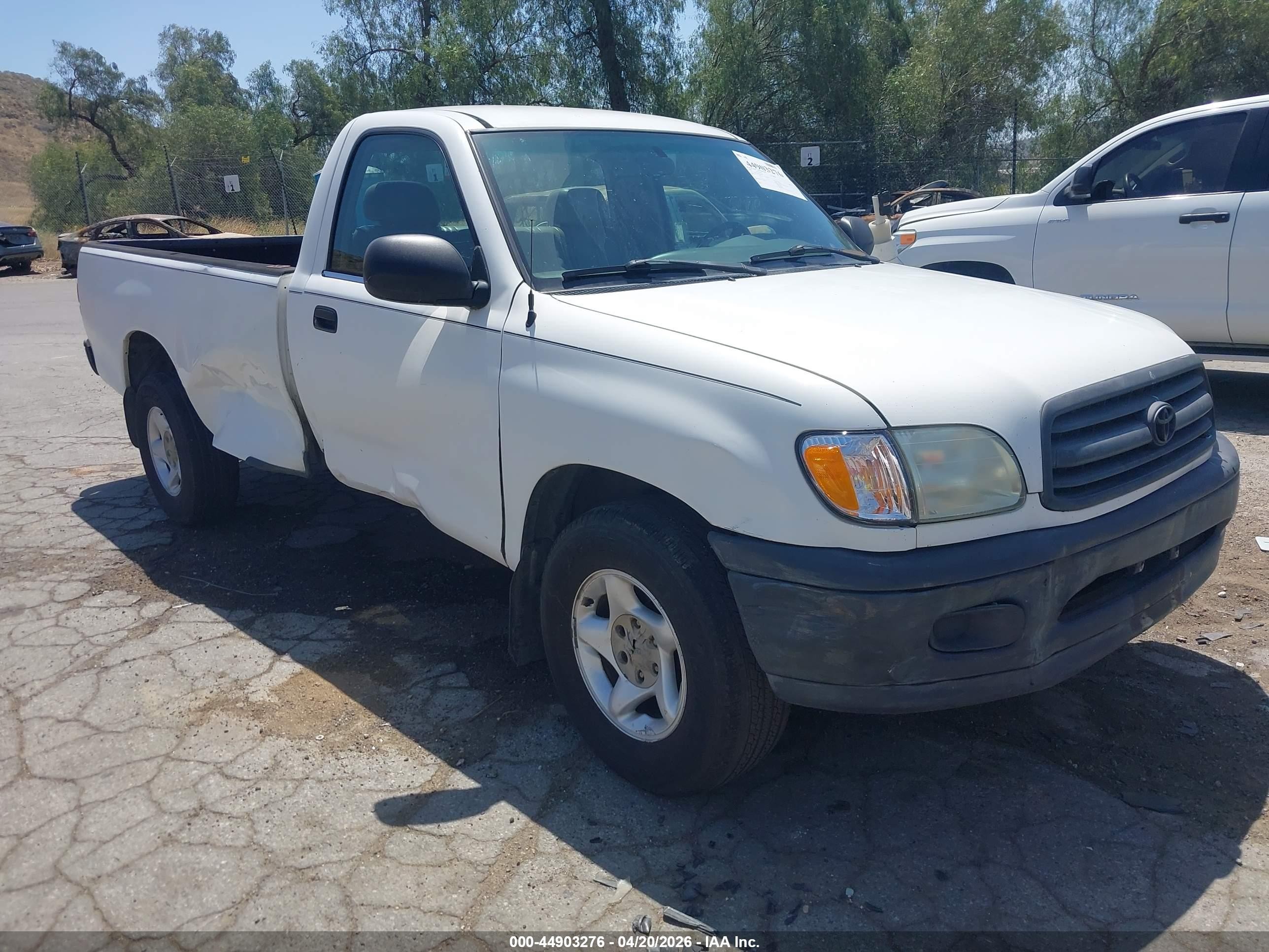 2002 Toyota Tundra   White vin: 5TBJN32192S267692
