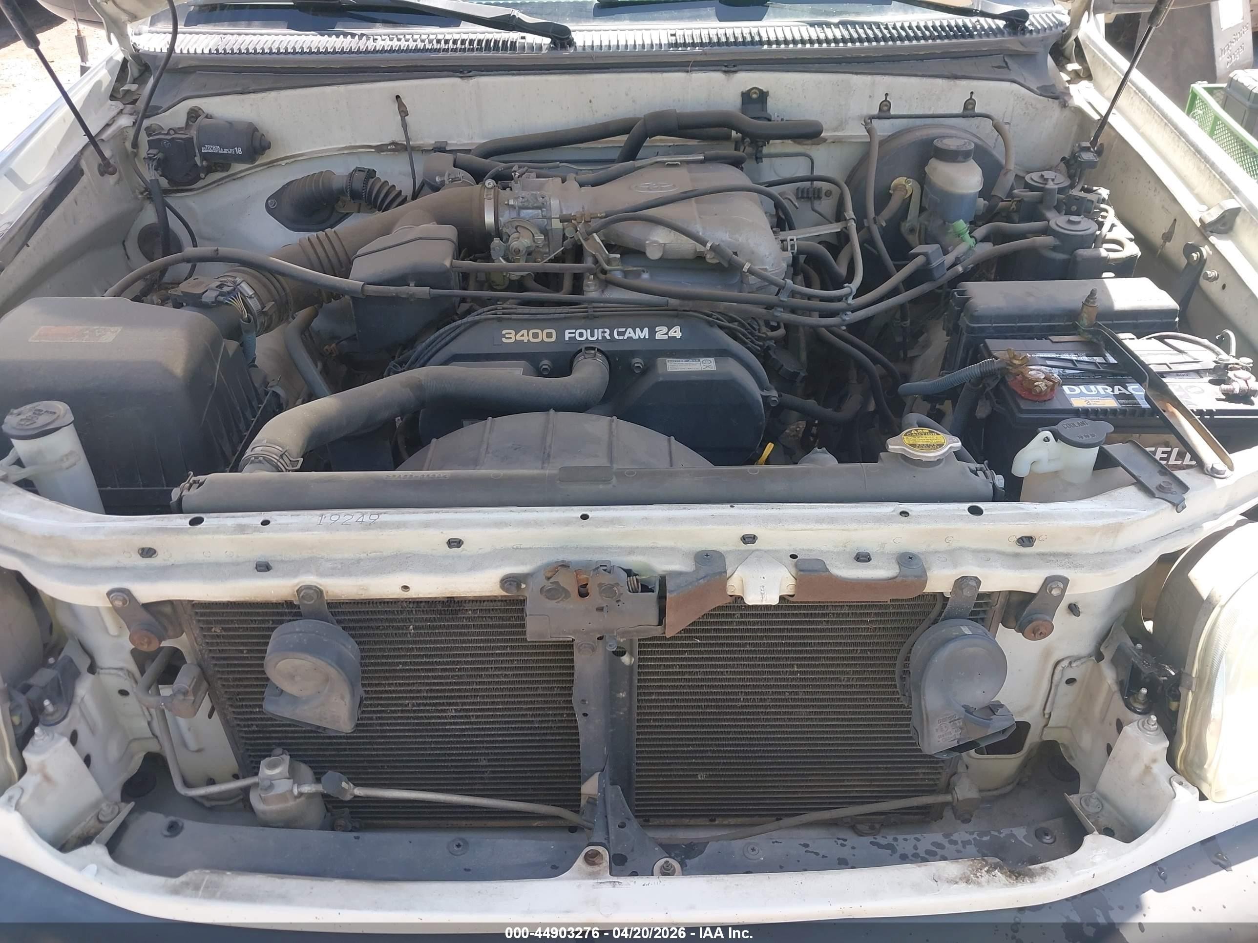 2002 Toyota Tundra   White vin: 5TBJN32192S267692