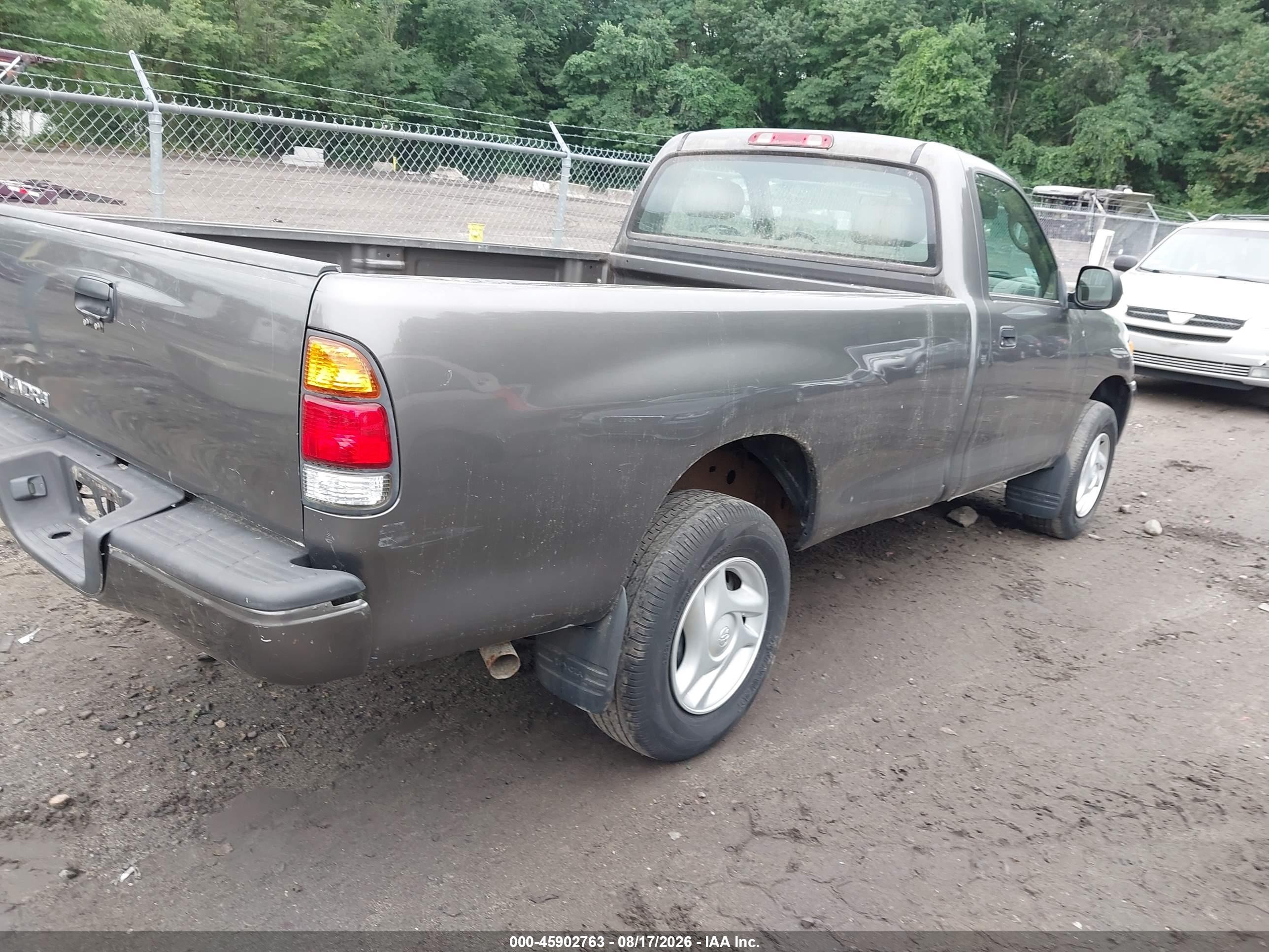 2003 Toyota Tundra   Brown vin: 5TBJN32193S353568