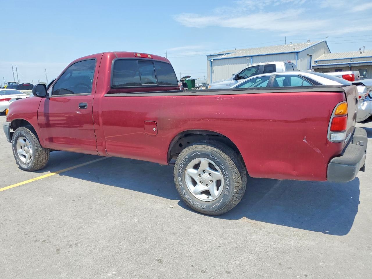 2002 Toyota Tundra Base Maroon vin: 5TBJN321X2S277003