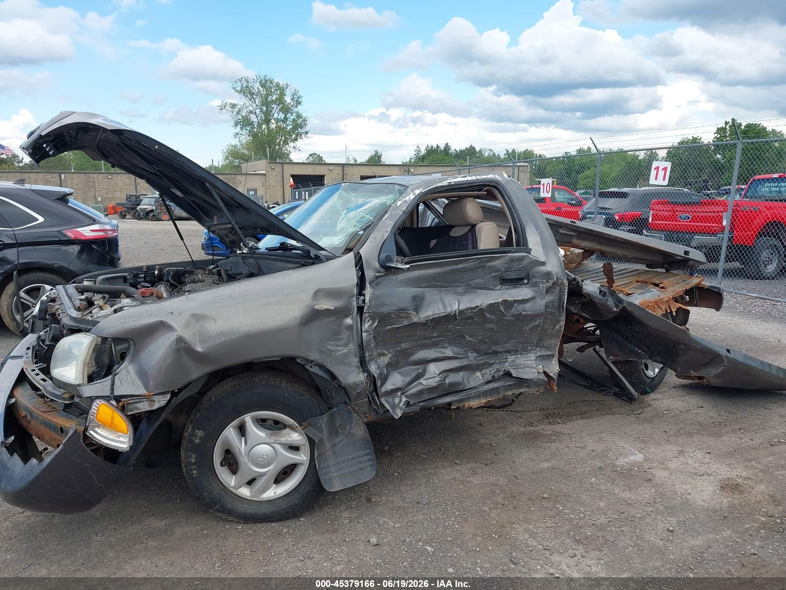 2003 Toyota Tundra   Коричневый vin: 5TBJN321X3S336715
