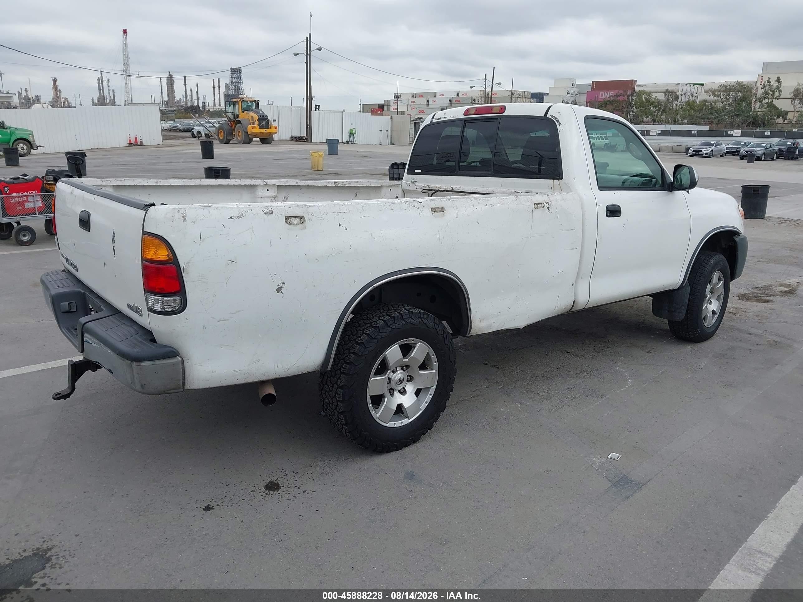 2005 Toyota Tundra Base V8 White vin: 5TBJT32125S456761