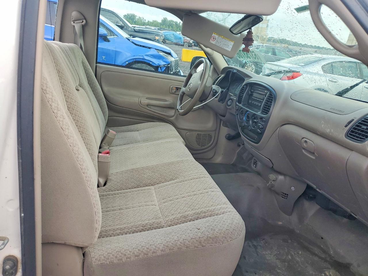2005 Toyota Tundra Base White vin: 5TBJT32135S464545