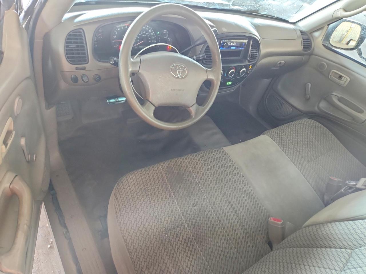 2005 Toyota Tundra Base Tan vin: 5TBJT321X5S461335