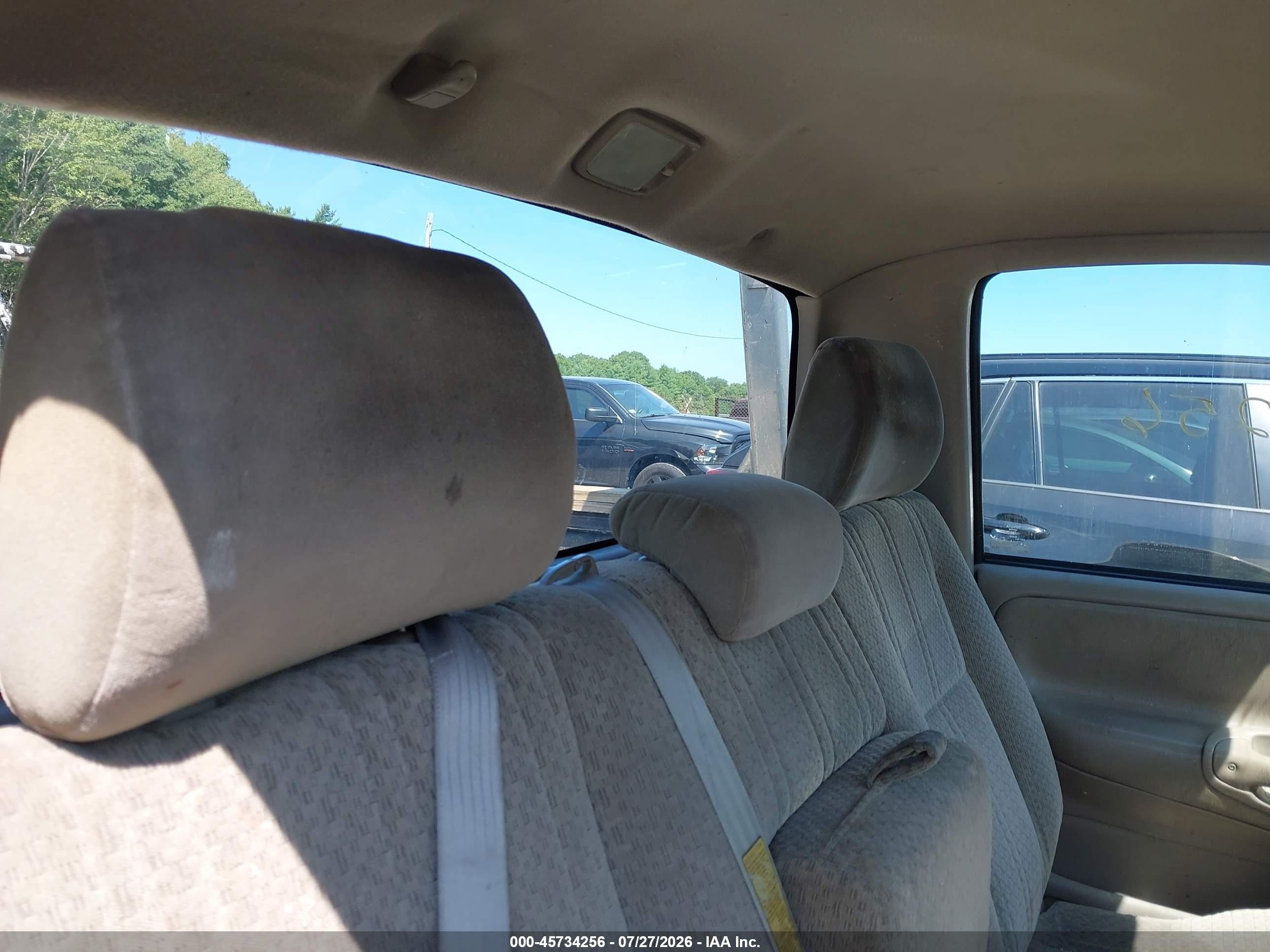 2005 Toyota Tundra   Gold vin: 5TBJU321X5S444905