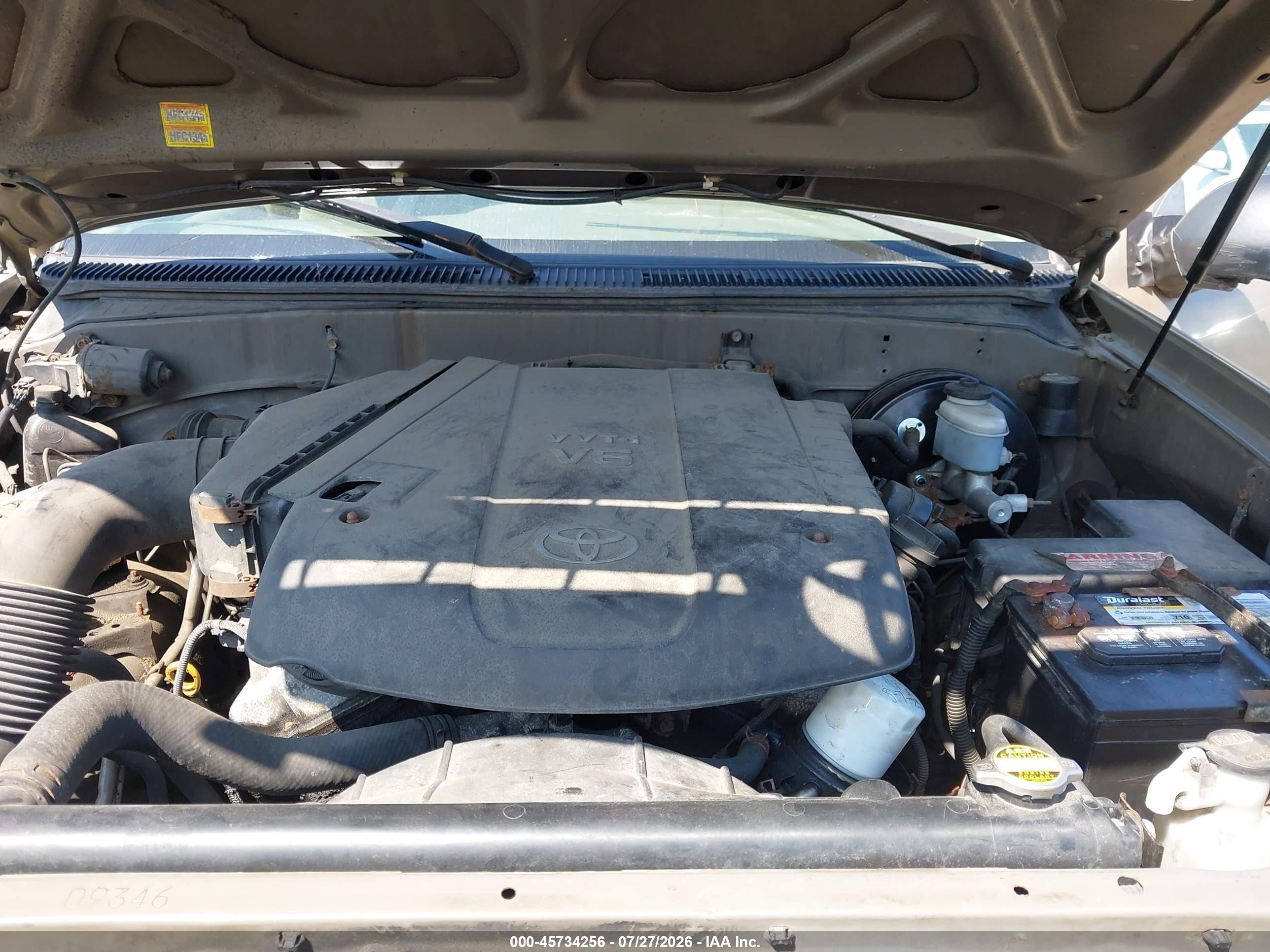 2005 Toyota Tundra   Gold vin: 5TBJU321X5S444905