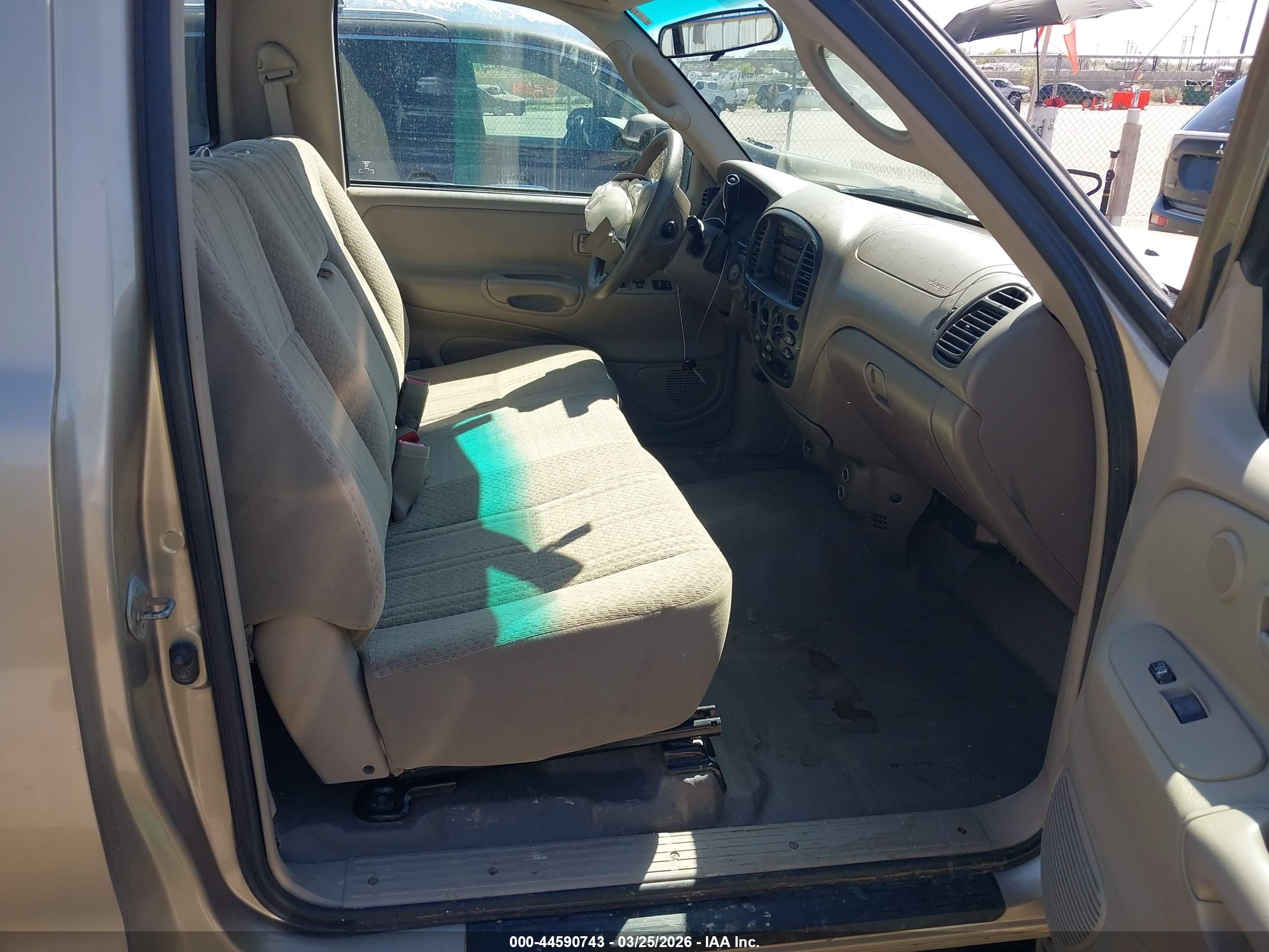 2006 Toyota Tundra Base V8 Бежевый vin: 5TBKT42176S480467