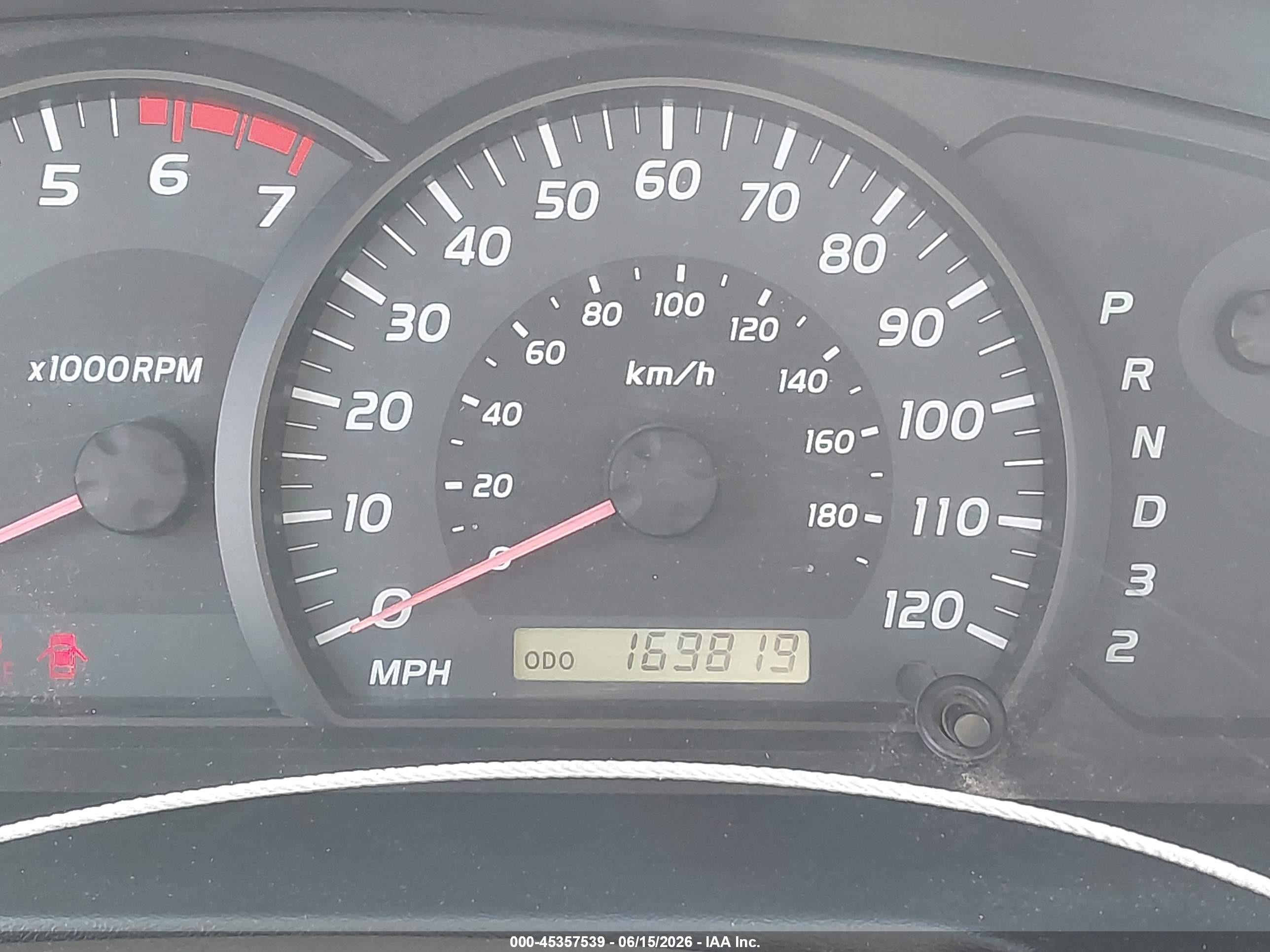 2005 Toyota Tundra Base V8 White vin: 5TBKT42185S458394