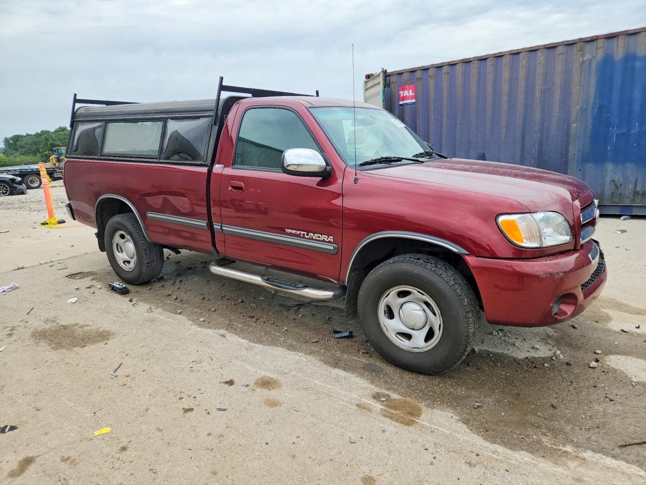 2004 Toyota Tundra Sr5 Red vin: 5TBKT441X4S445884