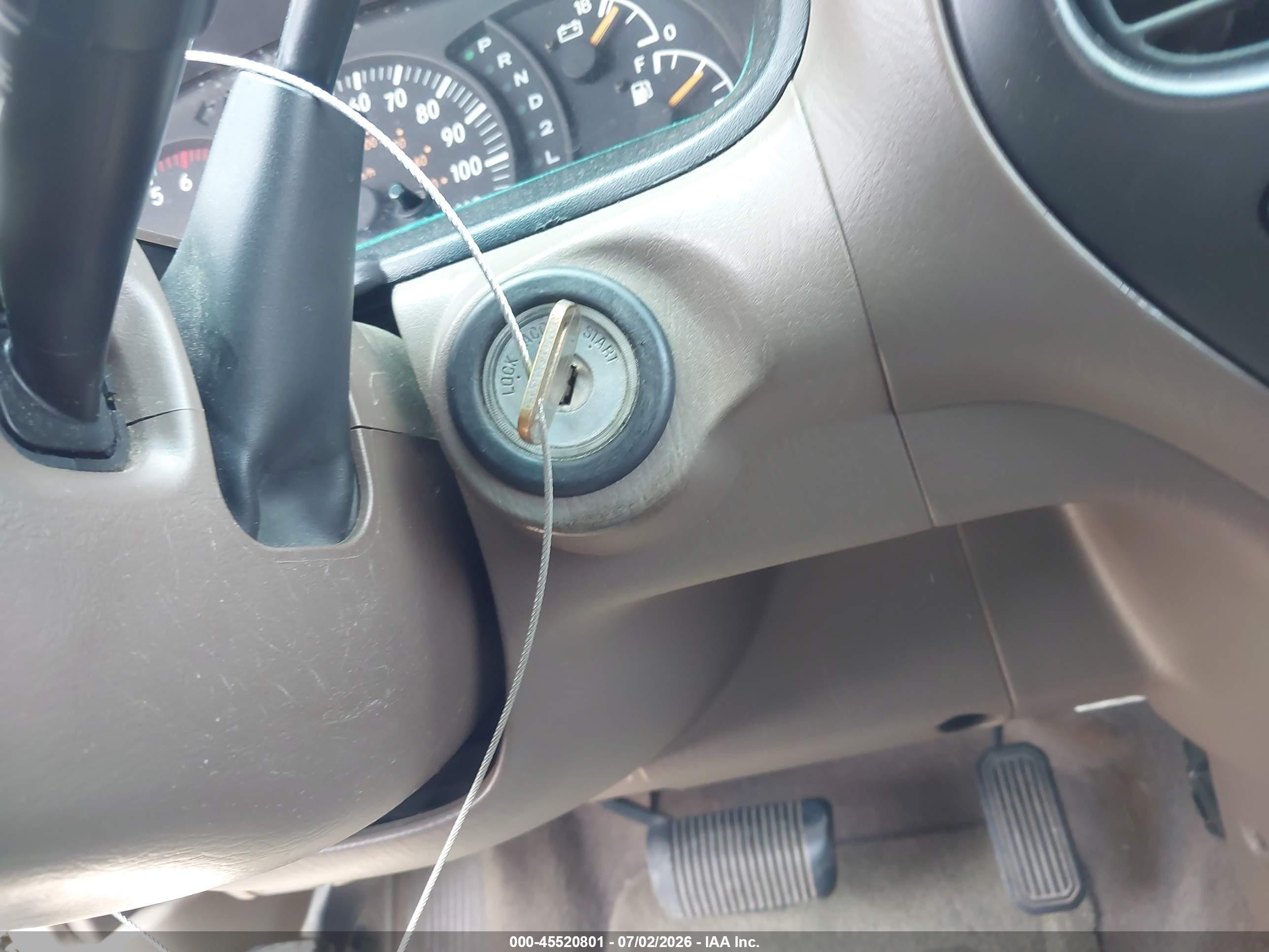 2000 Toyota Tundra Sr5 Зеленый vin: 5TBRN3412YS113236