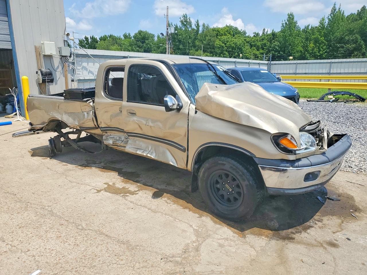 2002 Toyota Tundra Sr5 Gold vin: 5TBRN34152S249982