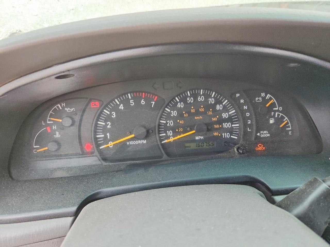 2002 Toyota Tundra Sr5 V8 White vin: 5TBRT34112S265280