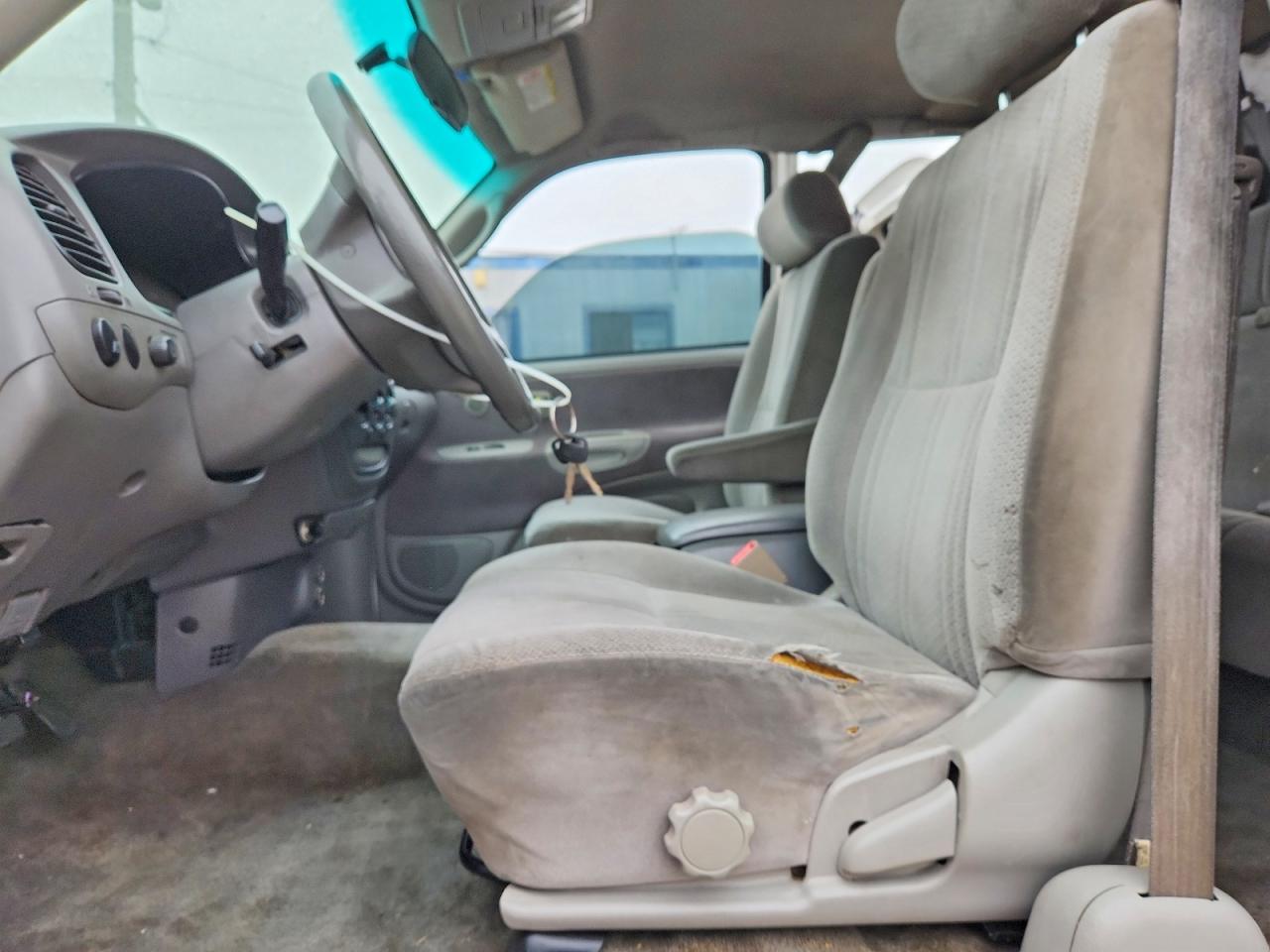 2002 Toyota Tundra Sr5 V8 White vin: 5TBRT34112S265280
