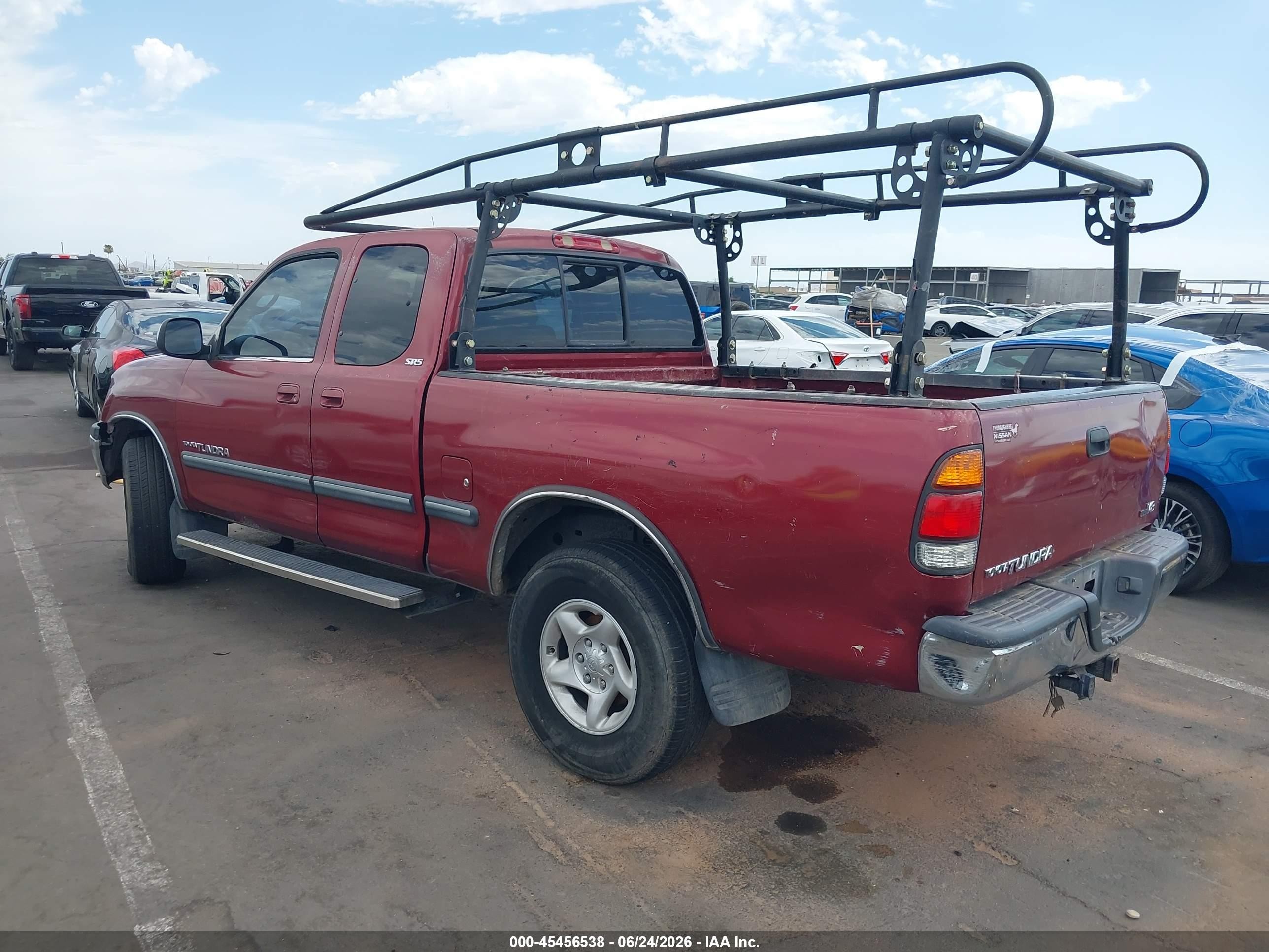 2002 Toyota Tundra Sr5 V8 Red vin: 5TBRT34112S305440