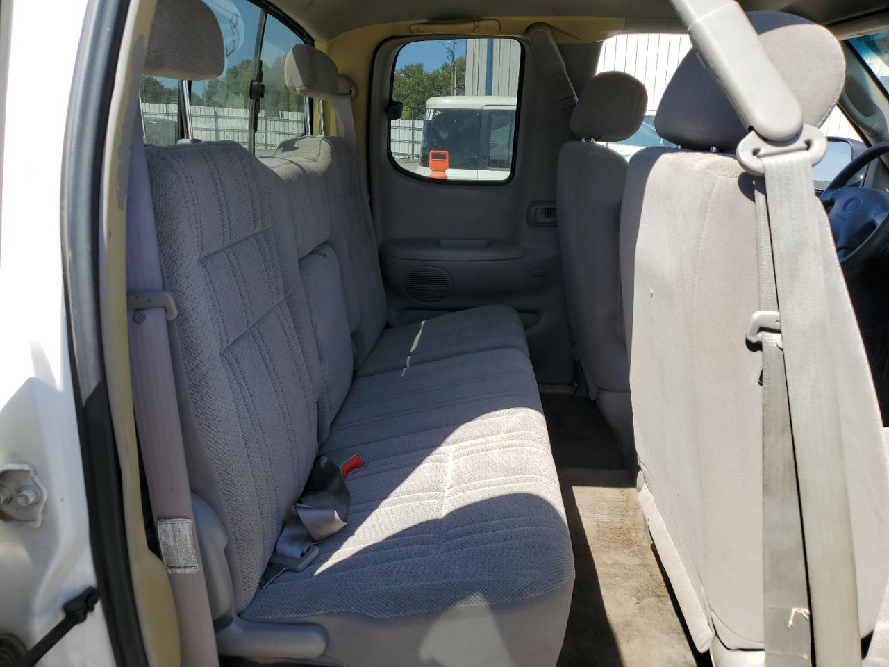 2002 Toyota Tundra Access Cab White vin: 5TBRT34112S314803