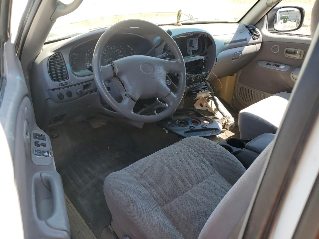 2002 Toyota Tundra Access Cab White vin: 5TBRT34112S314803
