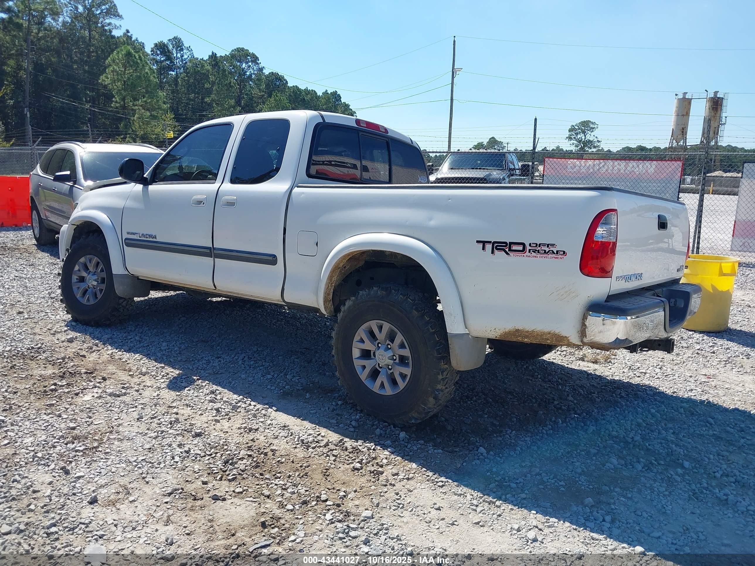 2005 Toyota Tundra Sr5 V8 White vin: 5TBRT34115S459683