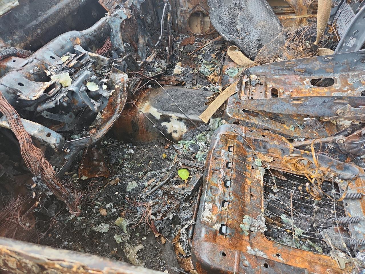 2000 Toyota Tundra Sr5 Burn vin: 5TBRT3411YS045002