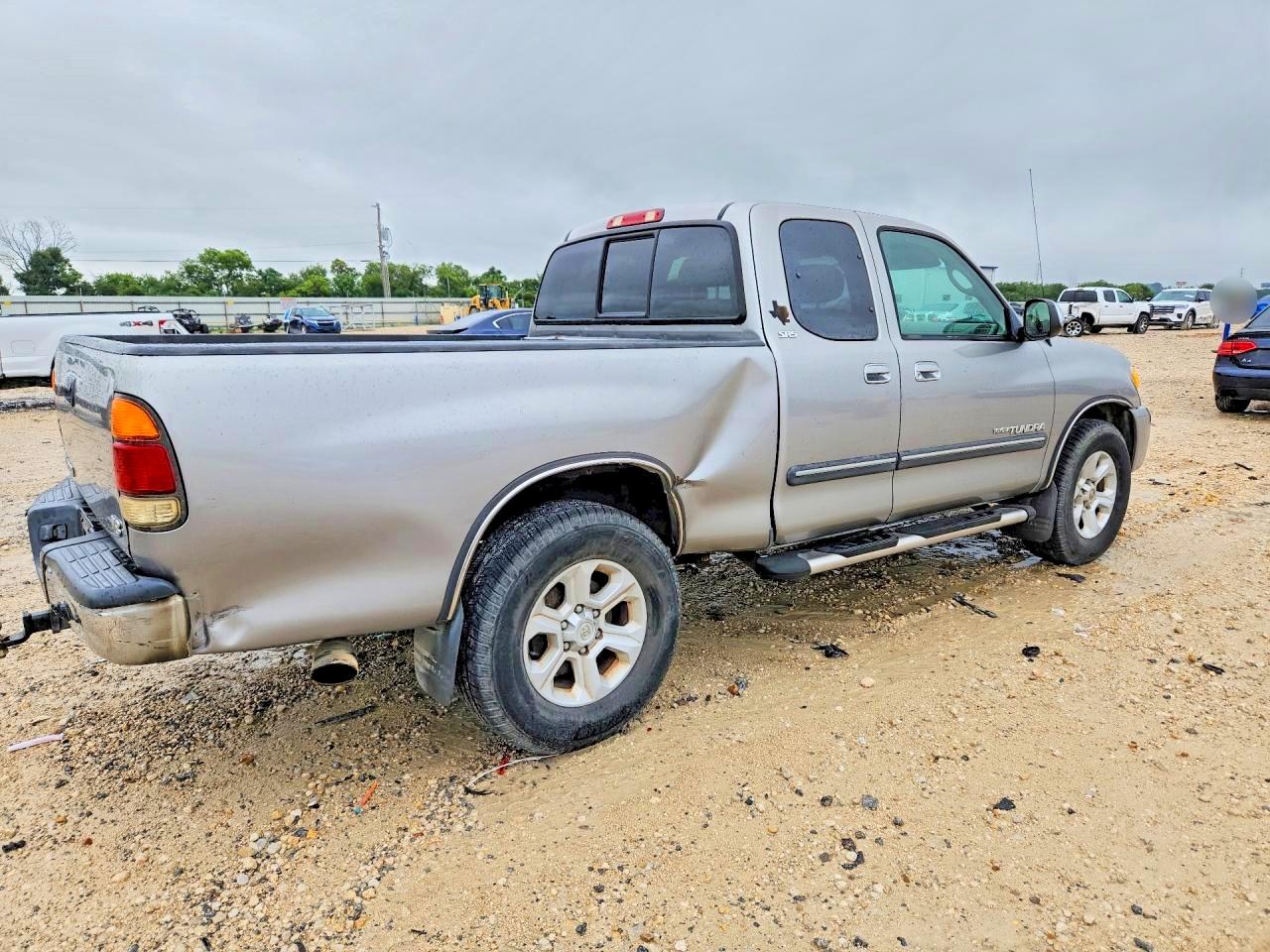 2004 Toyota Tundra Access Cab Sr5 Silver vin: 5TBRT34124S449596