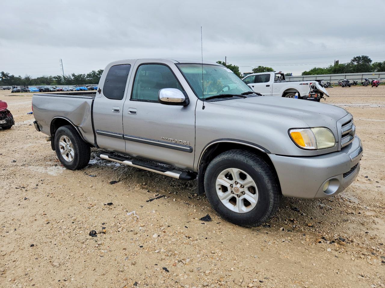 2004 Toyota Tundra Access Cab Sr5 Silver vin: 5TBRT34124S449596
