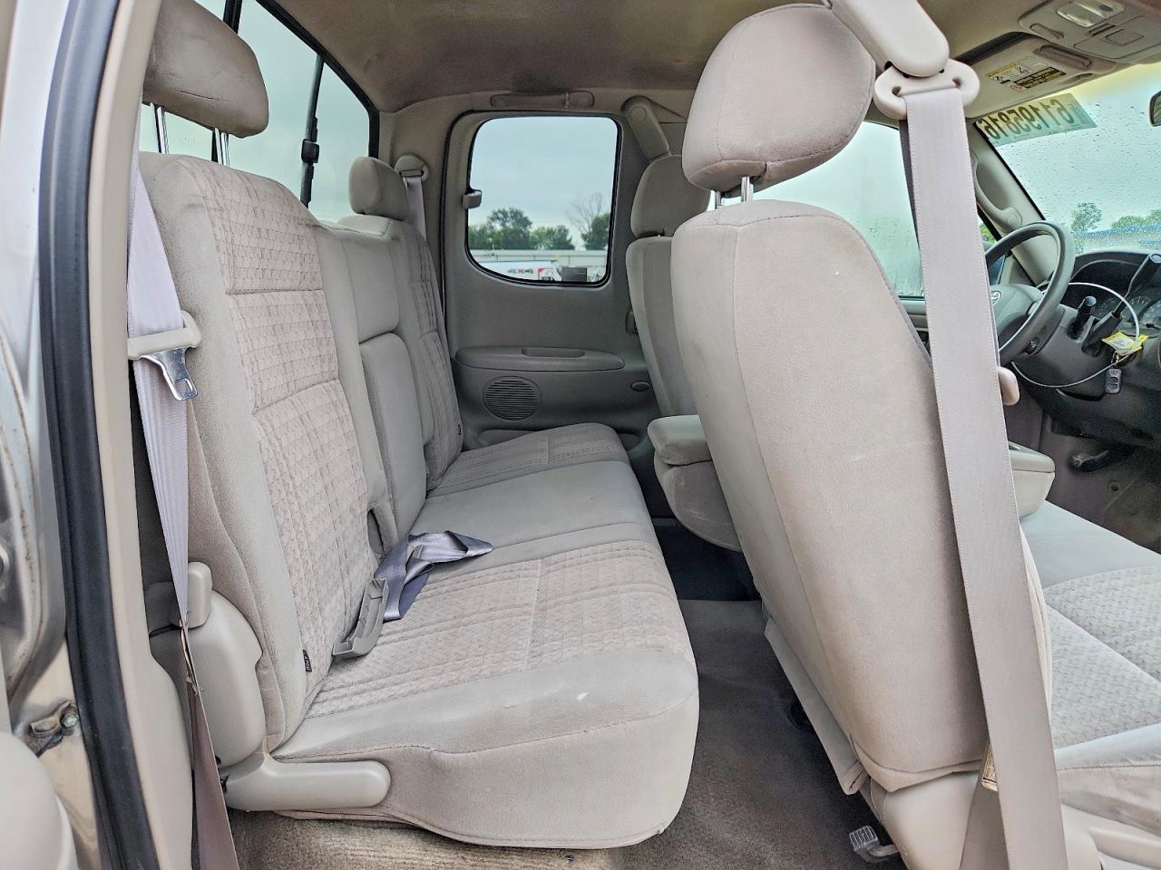 2004 Toyota Tundra Access Cab Sr5 Silver vin: 5TBRT34124S449596