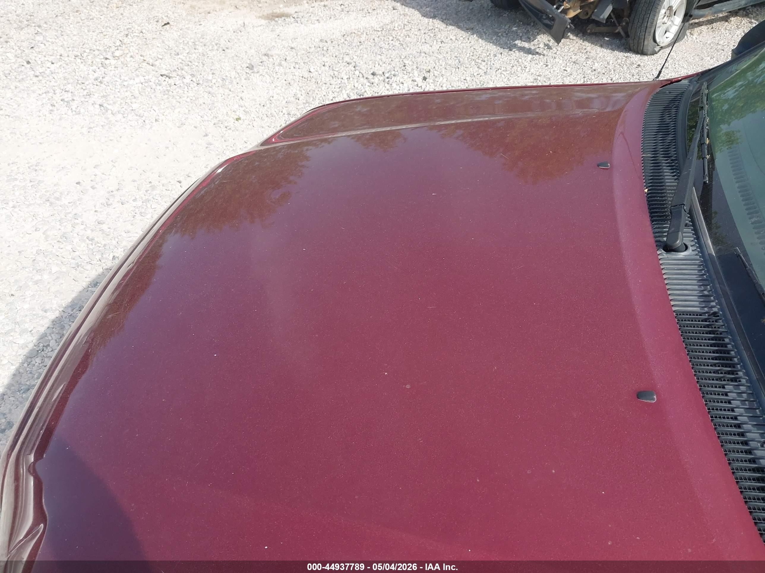 2004 Toyota Tundra Sr5 V8 Burgundy vin: 5TBRT34124S453714