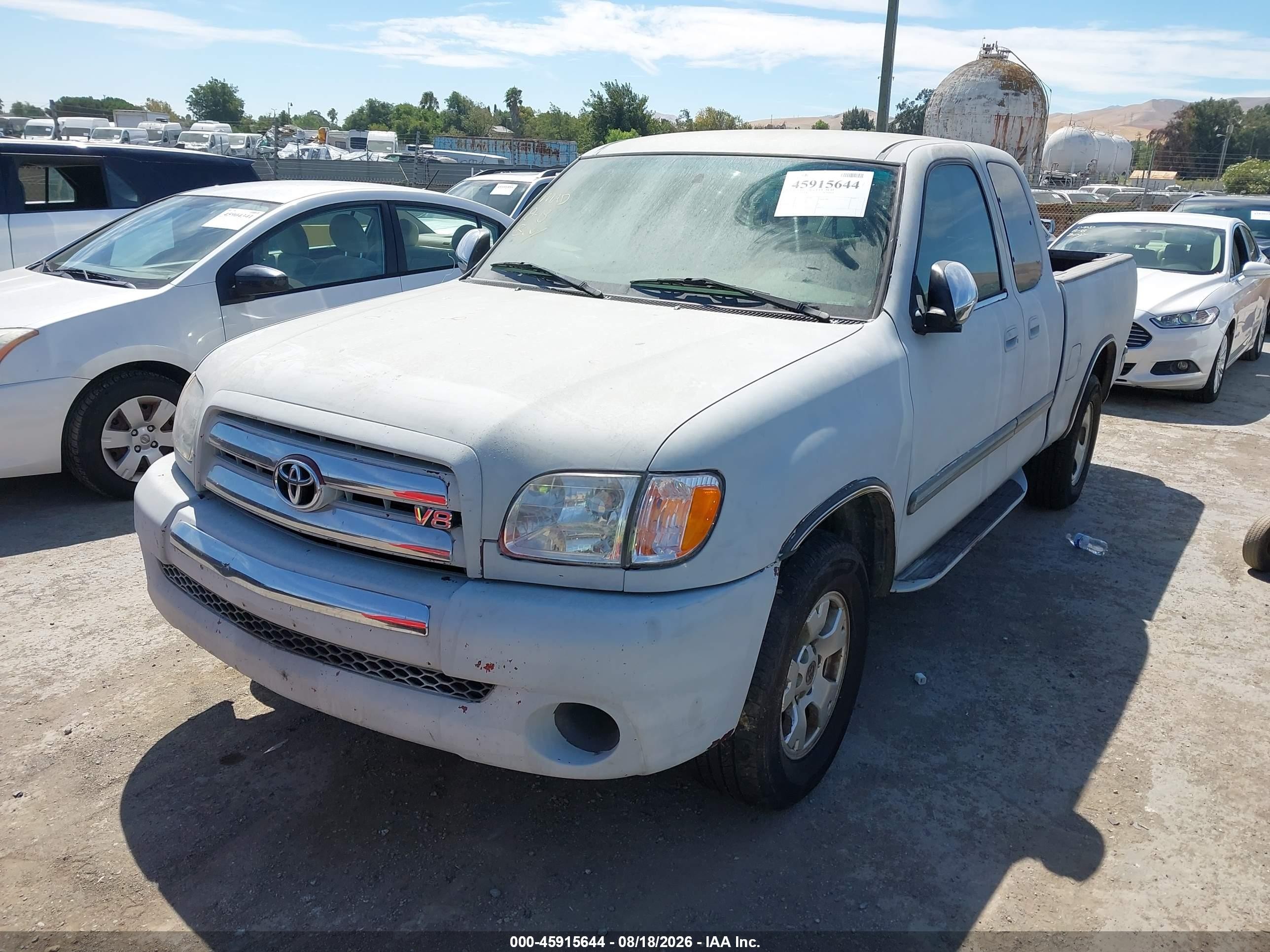 2003 Toyota Tundra Sr5 V8 White vin: 5TBRT34133S338764