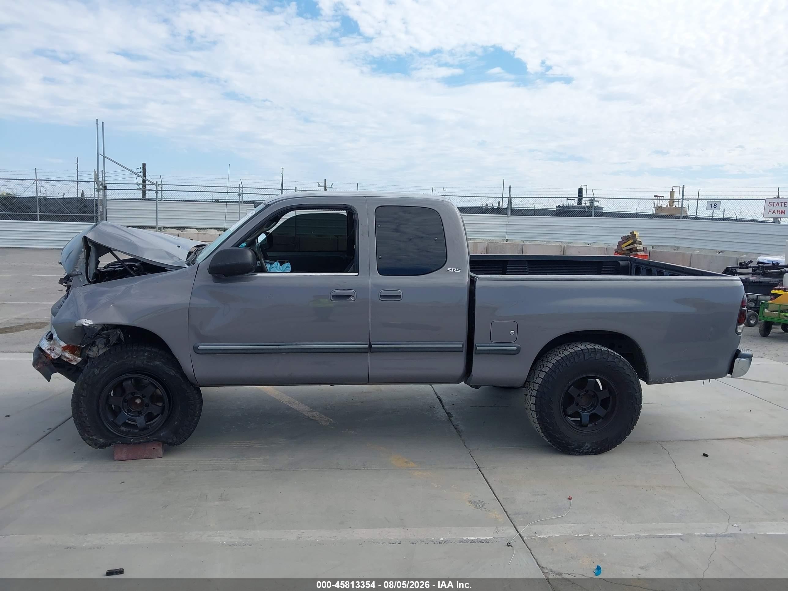 2002 Toyota Tundra Sr5 V8 Gray vin: 5TBRT34142S255522