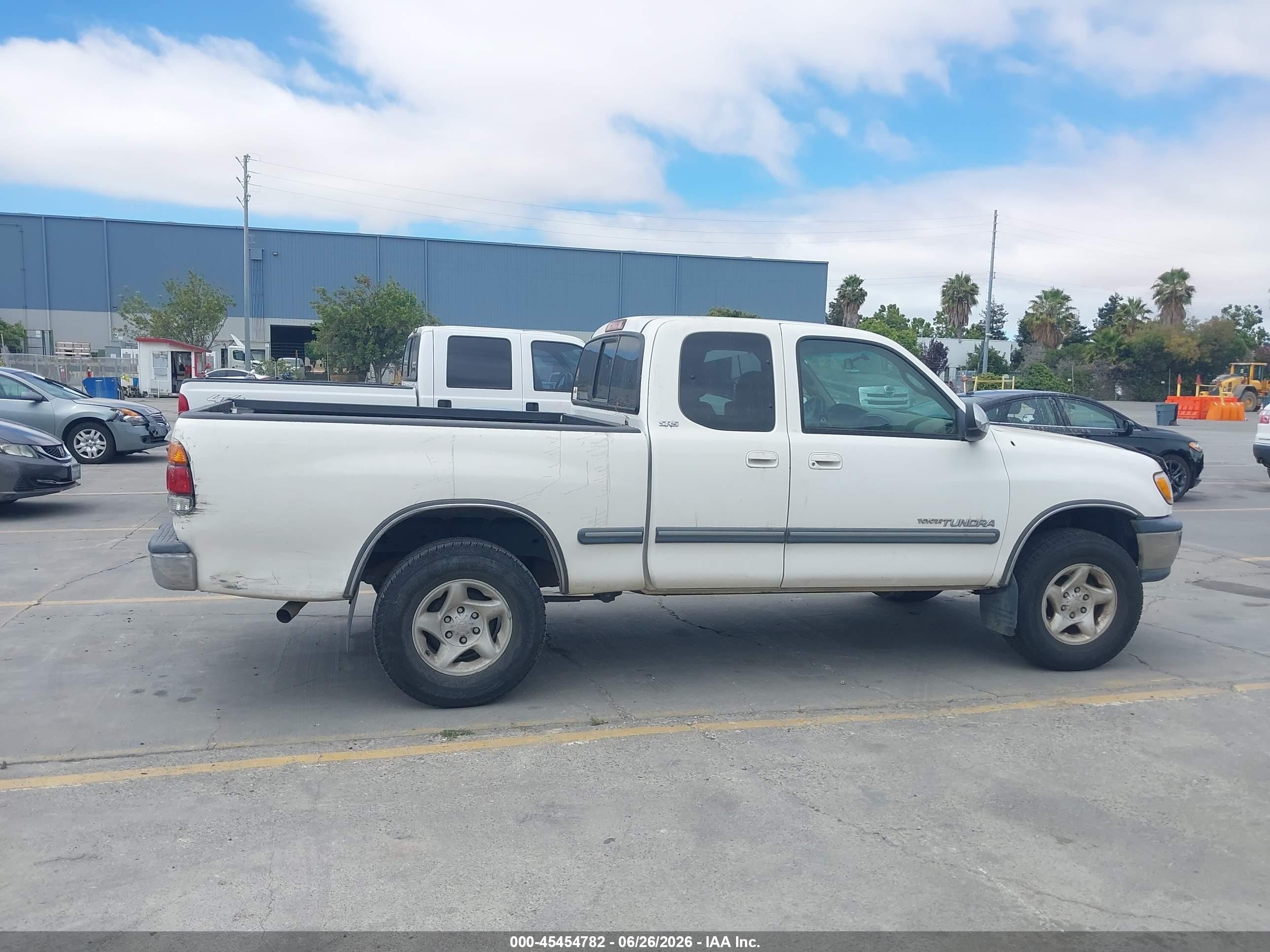 2001 Toyota Tundra Sr5 V8 White vin: 5TBRT34151S170008