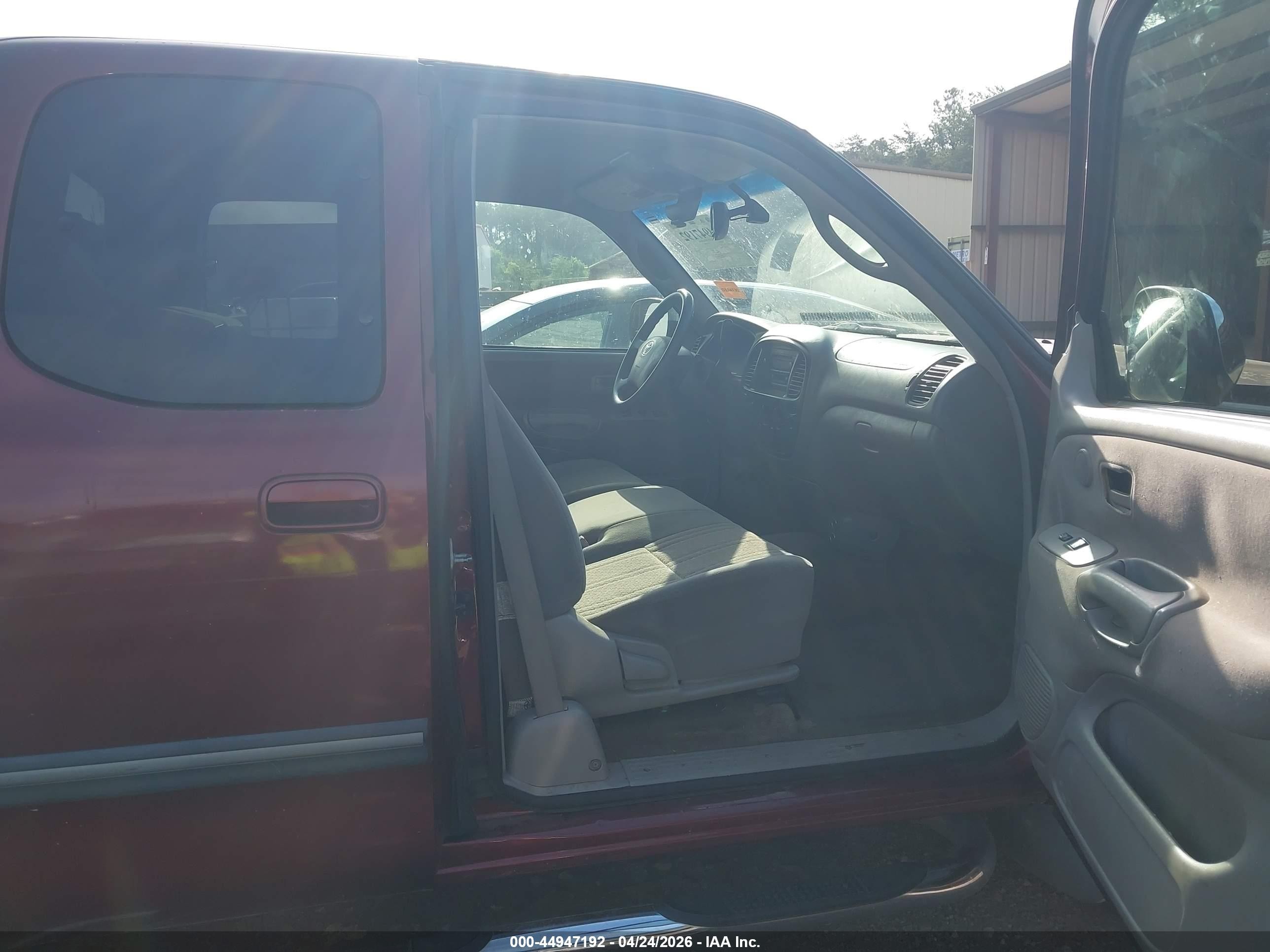 2003 Toyota Tundra Sr5 V8 Red vin: 5TBRT34153S369255