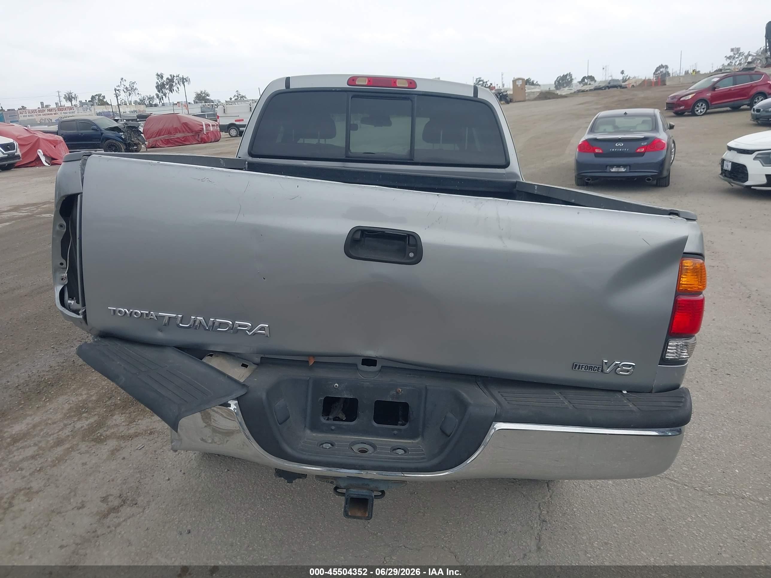 2004 Toyota Tundra Sr5 V8 Silver vin: 5TBRT34154S441556