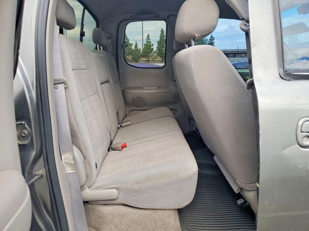 2004 Toyota Tundra Sr5 Gray vin: 5TBRT34154S452847