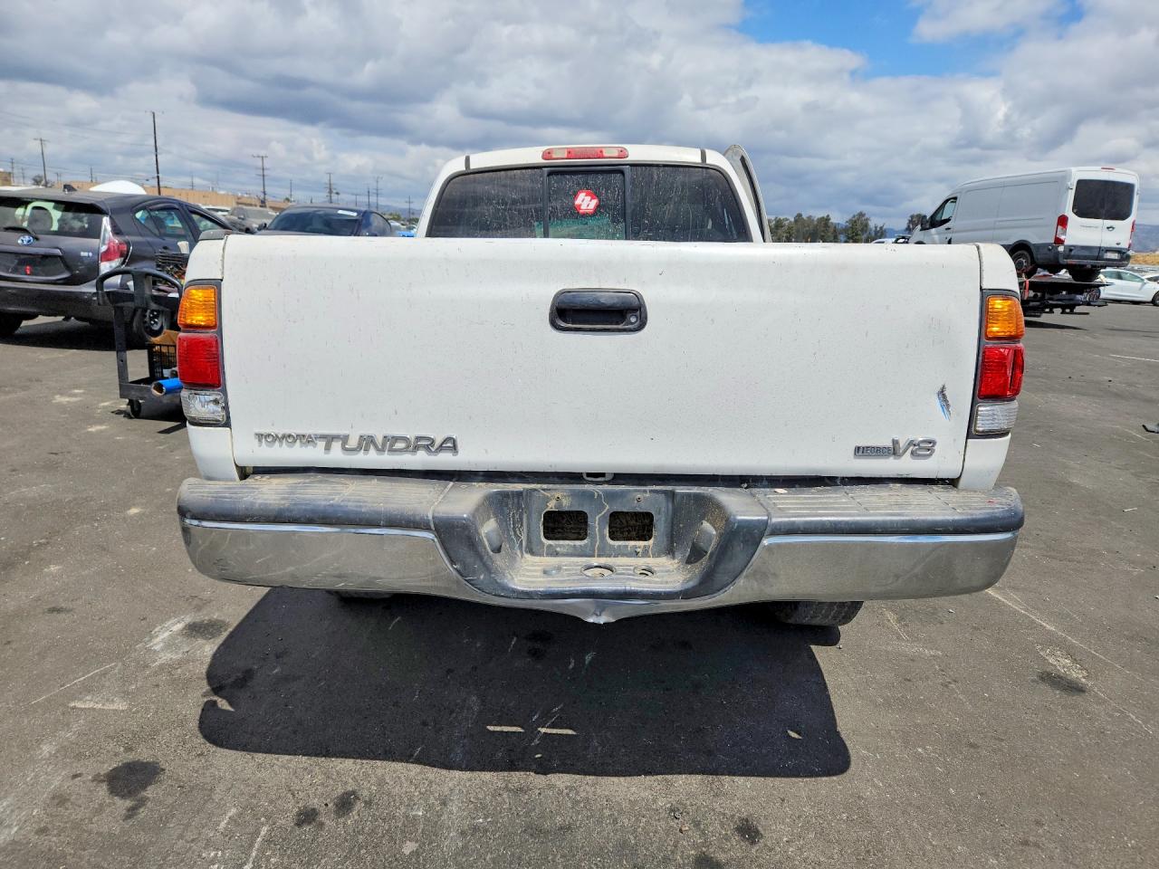 2001 Toyota Tundra Sr5 White vin: 5TBRT34171S153095