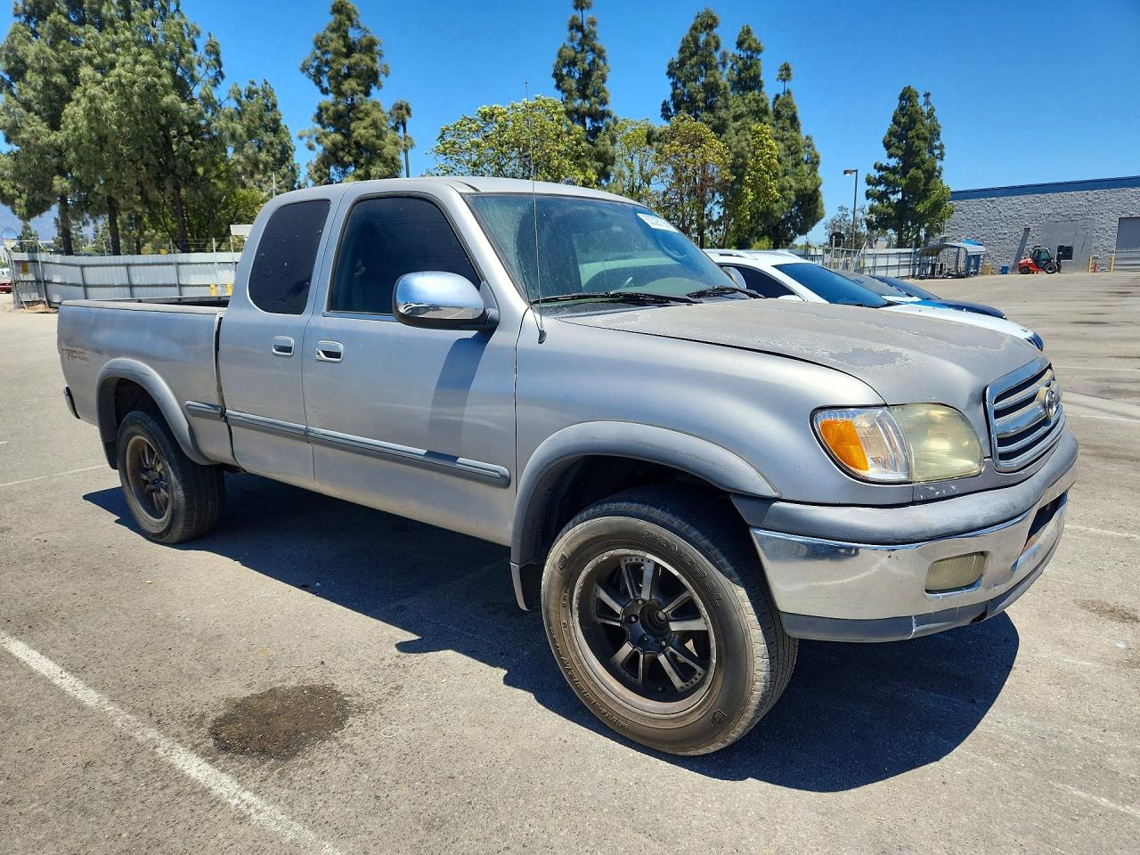 2002 Toyota Tundra Sr5 V8 Серебряный vin: 5TBRT34172S322338