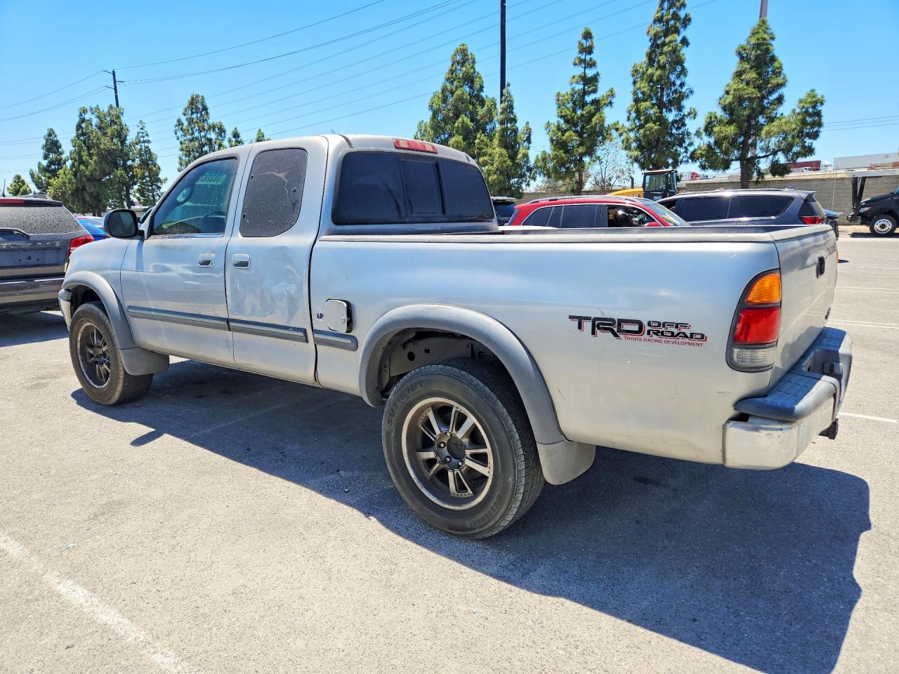 2002 Toyota Tundra Sr5 V8 Серебряный vin: 5TBRT34172S322338