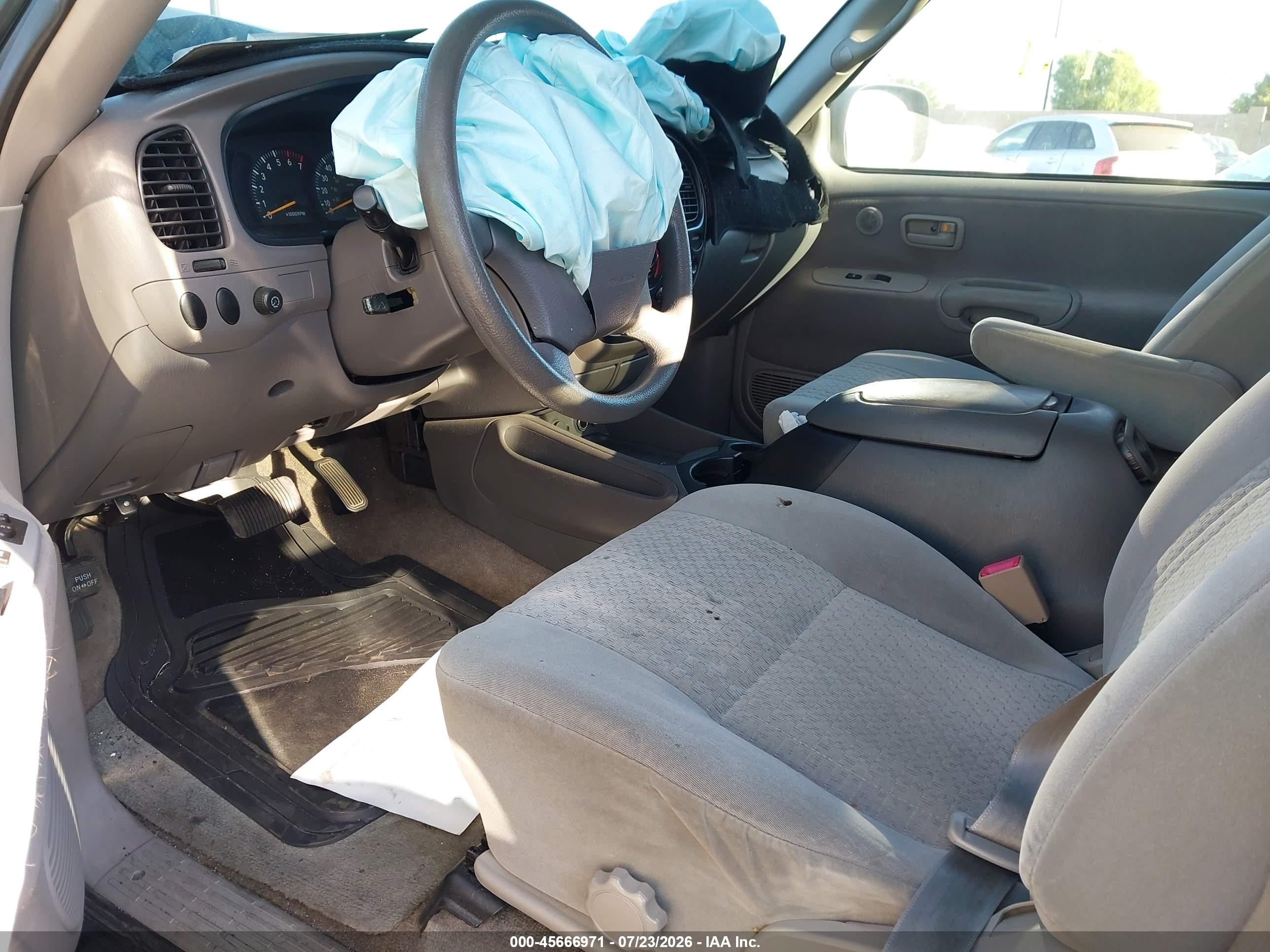 2004 Toyota Tundra Sr5 V8 Серый vin: 5TBRT34174S447682