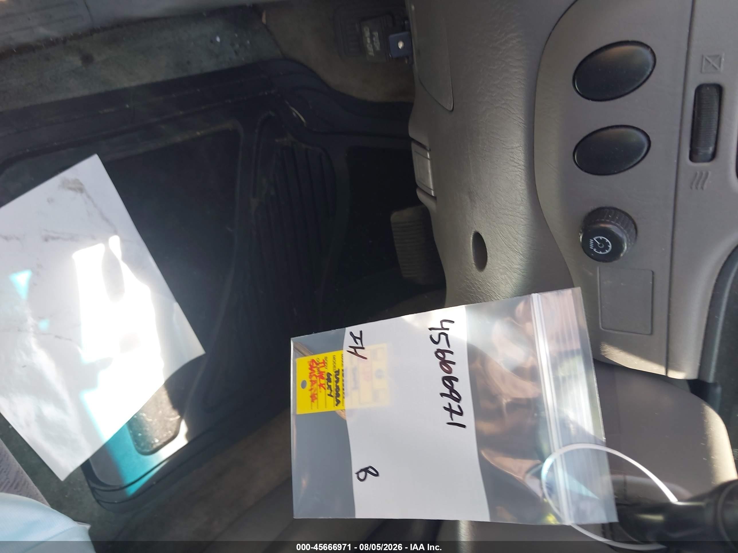 2004 Toyota Tundra Sr5 V8 Серый vin: 5TBRT34174S447682