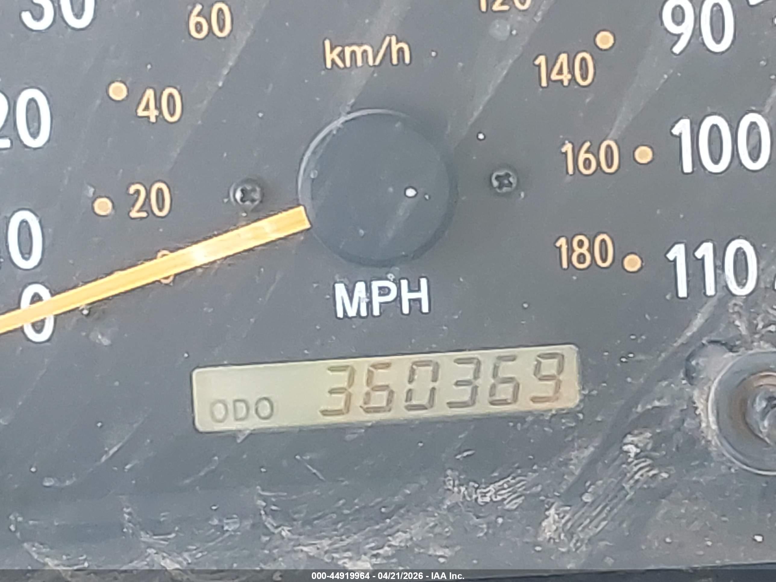 2004 Toyota Tundra Sr5 V8 Gray vin: 5TBRT34174S447908