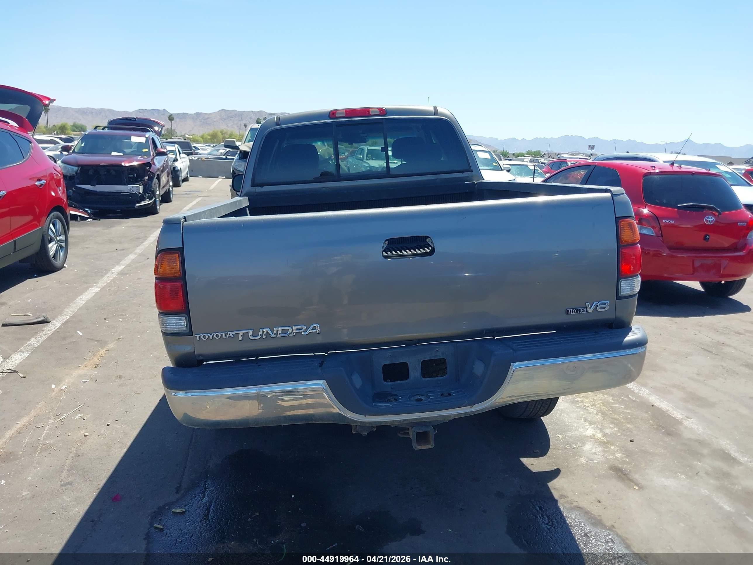 2004 Toyota Tundra Sr5 V8 Gray vin: 5TBRT34174S447908
