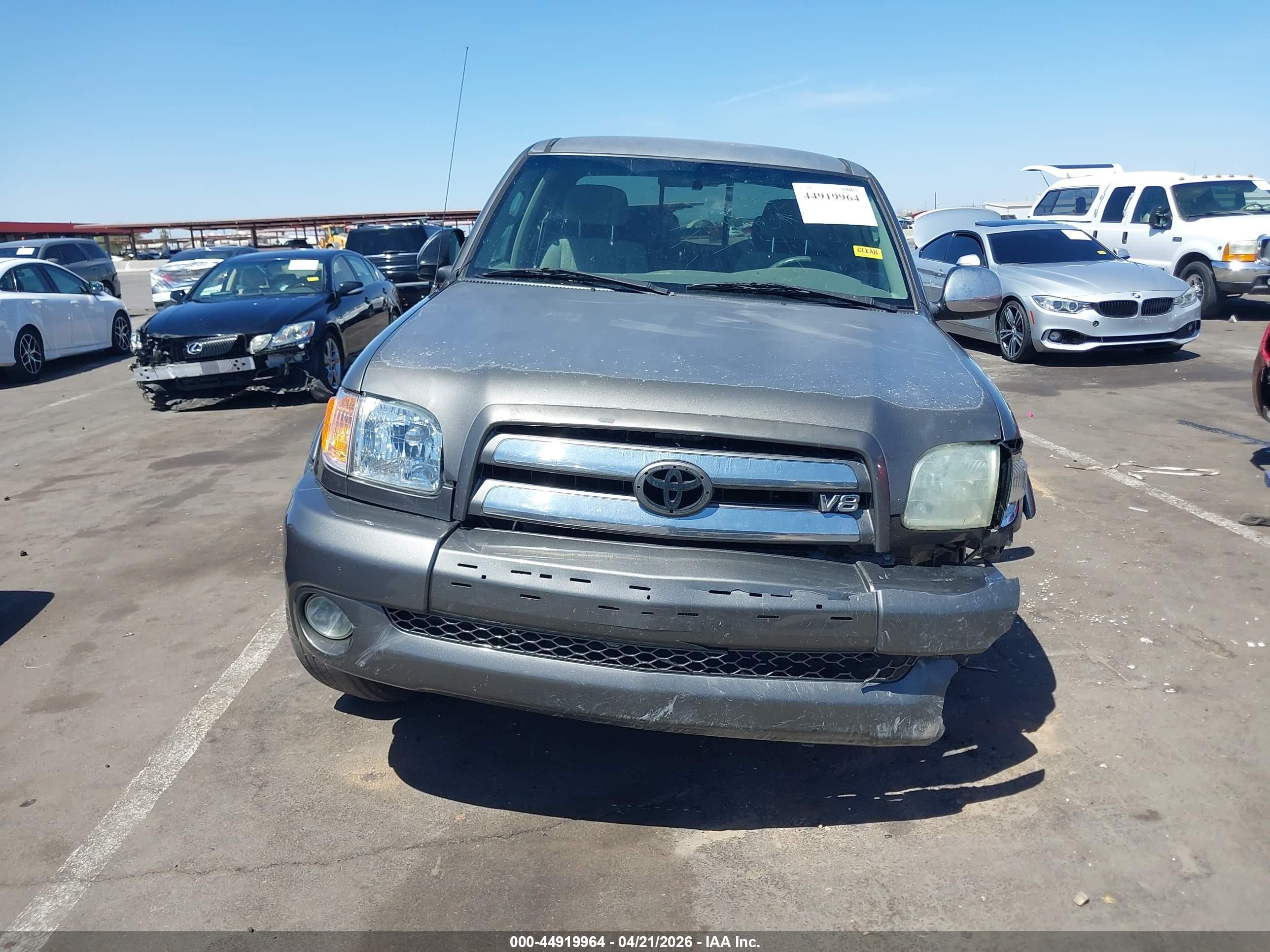 2004 Toyota Tundra Sr5 V8 Gray vin: 5TBRT34174S447908
