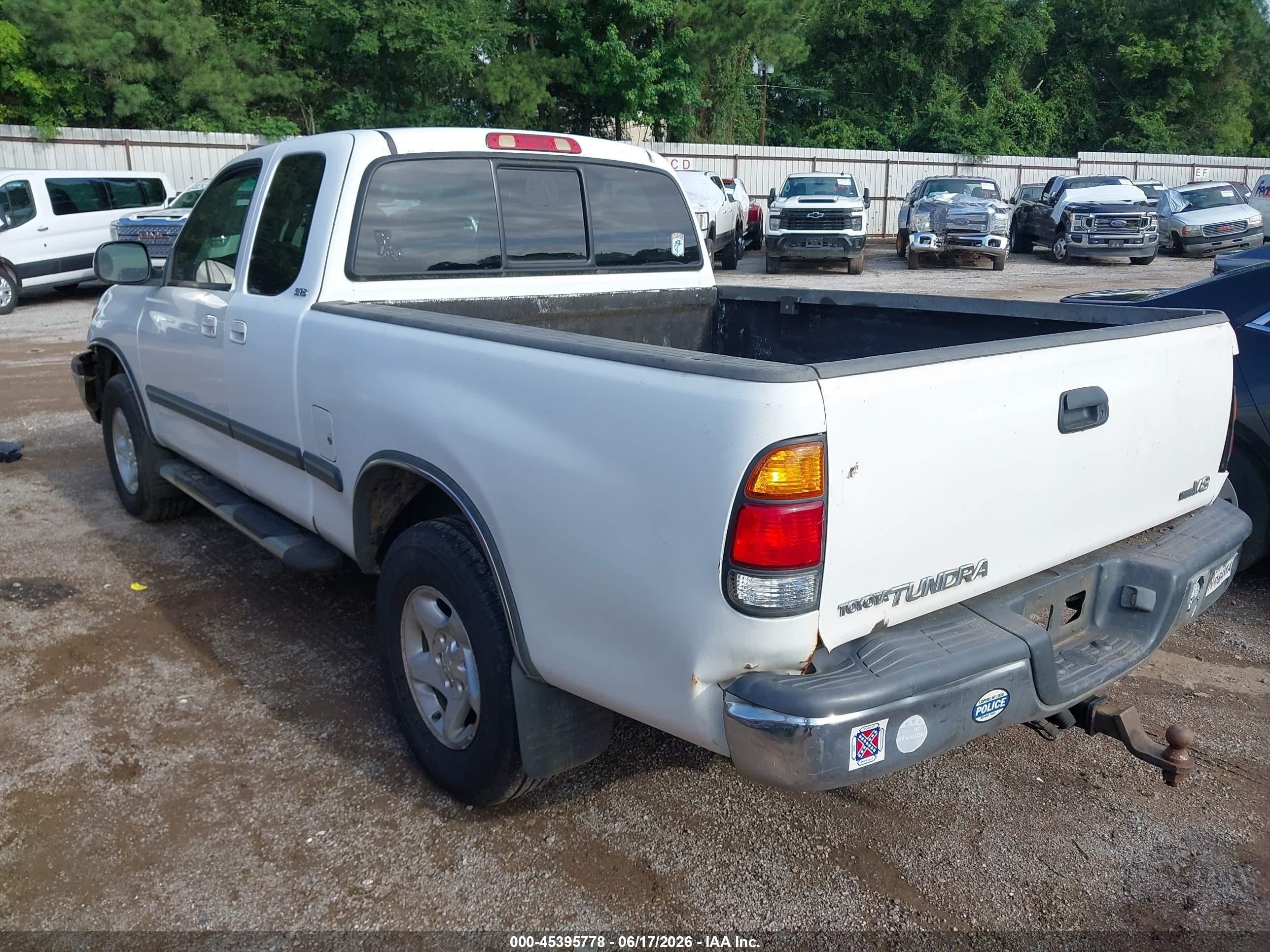 2002 Toyota Tundra Sr5 V8 White vin: 5TBRT34182S326558