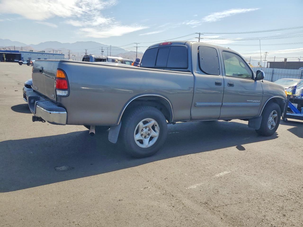2003 Toyota Tundra Sr5 Tan vin: 5TBRT34183S437788