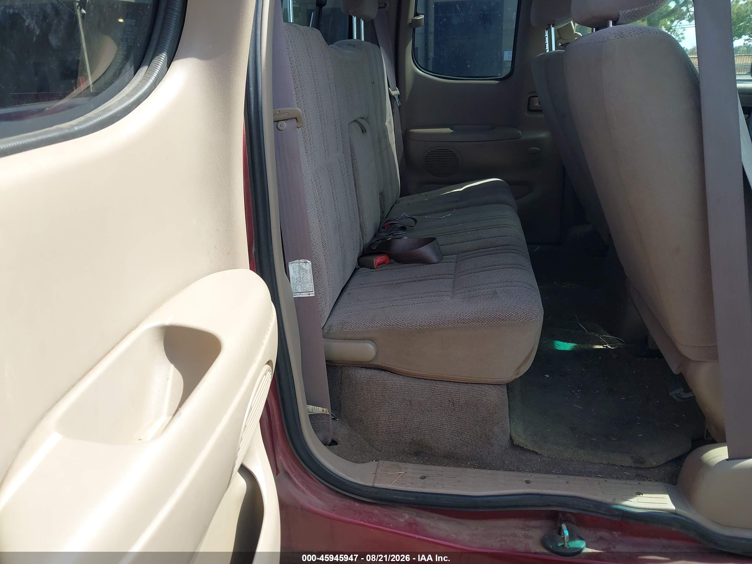 2000 Toyota Tundra Sr5 V8 Red vin: 5TBRT3418YS069300