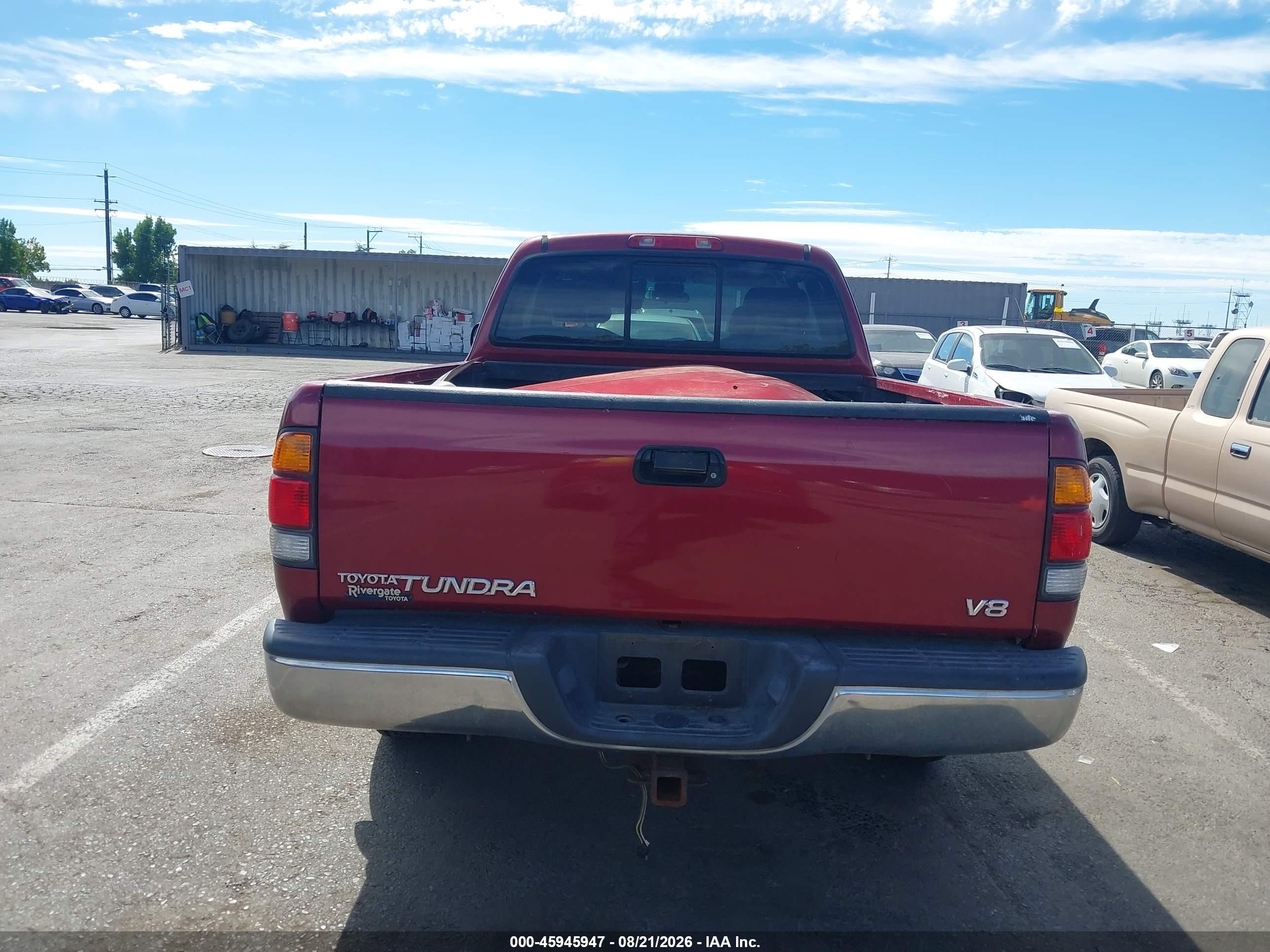 2000 Toyota Tundra Sr5 V8 Red vin: 5TBRT3418YS069300