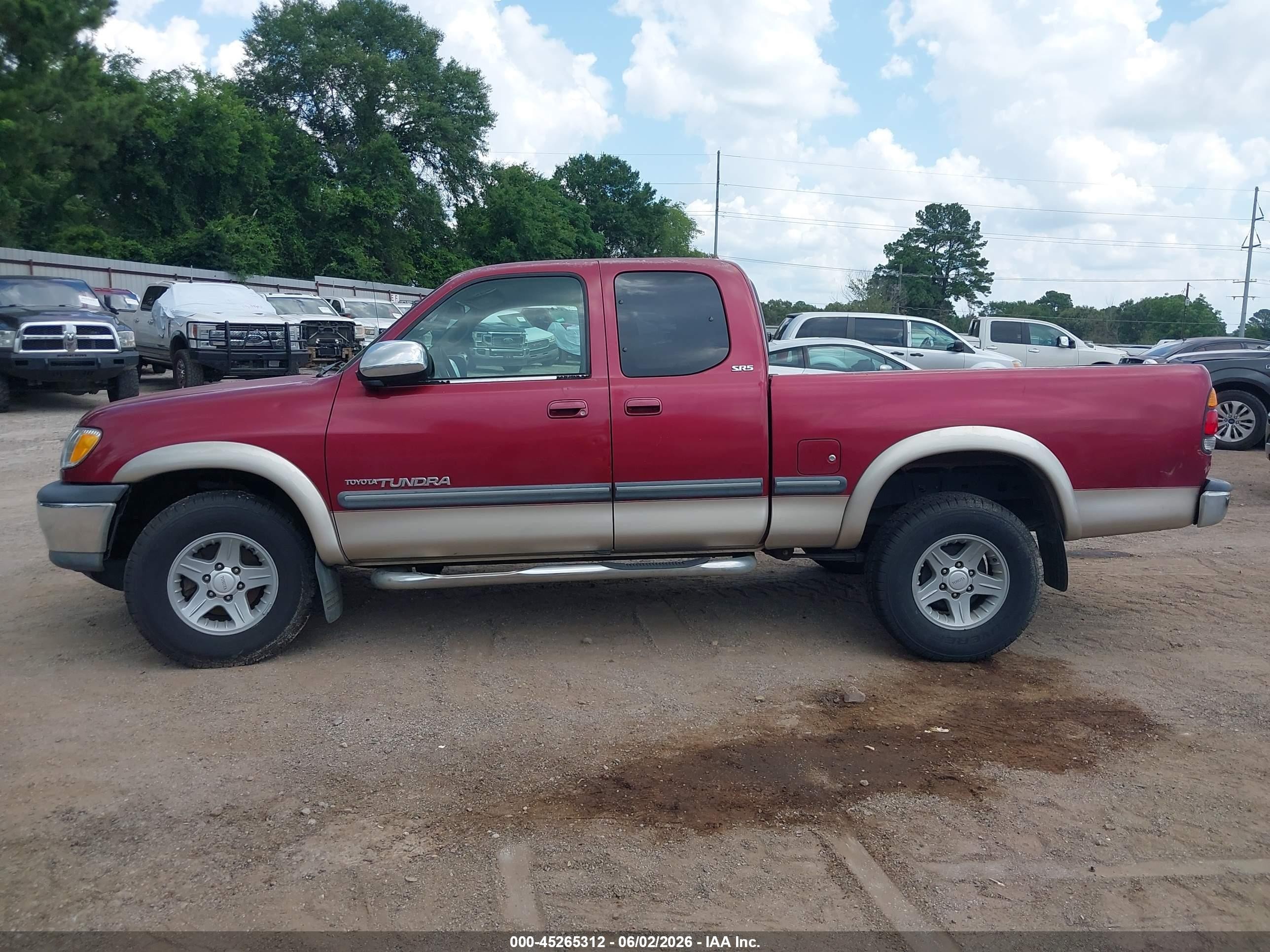 2000 Toyota Tundra Sr5 V8 Burgundy vin: 5TBRT3418YS121475