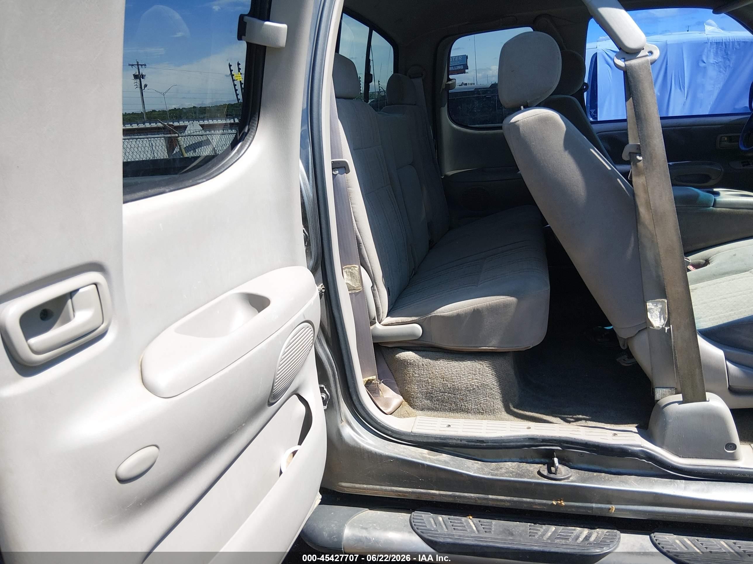 2003 Toyota Tundra Sr5 V8 Gray vin: 5TBRT34193S341832